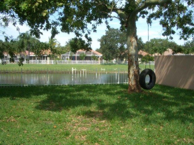 246 Hampton Pl, Jupiter FL  33458-8129 exterior