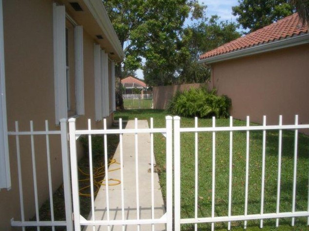246 Hampton Pl, Jupiter FL  33458-8129 exterior