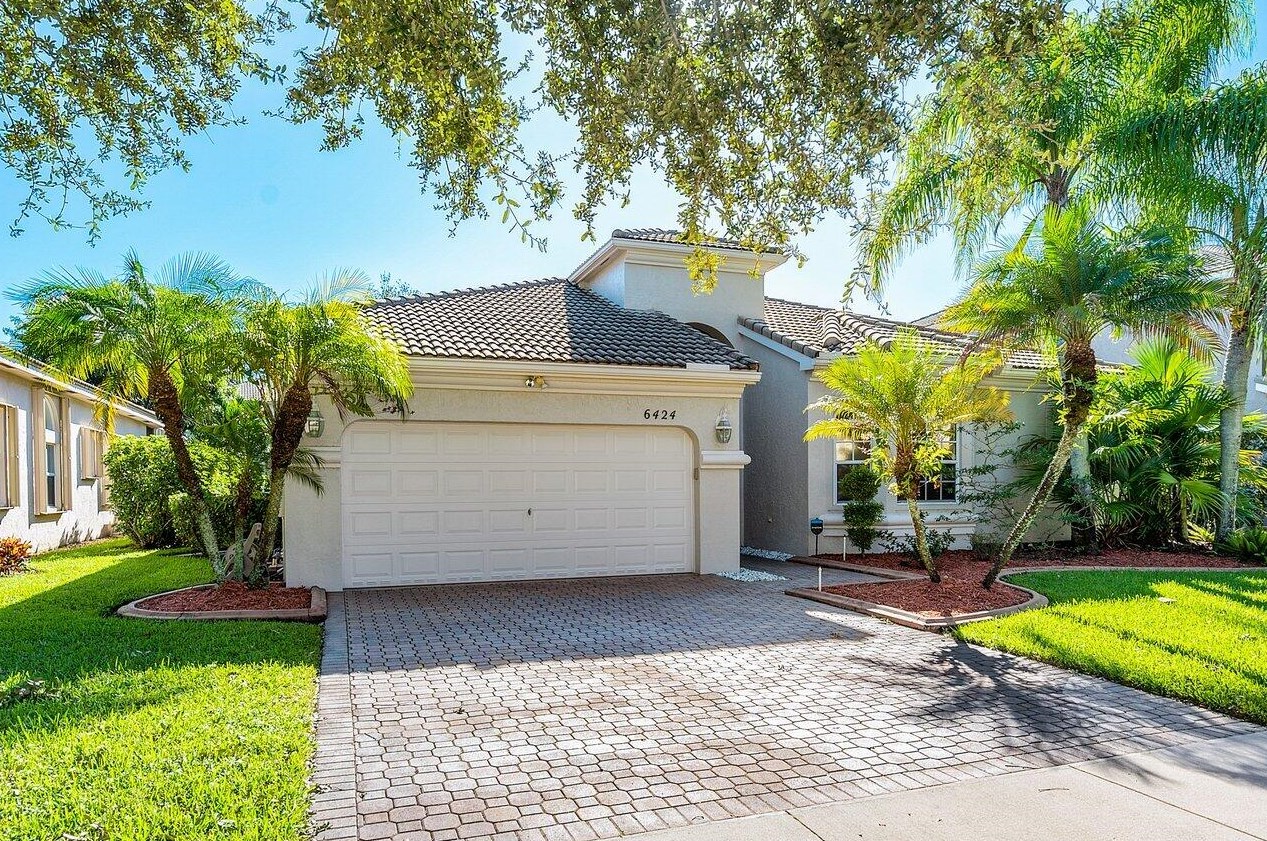 6424 Stonehurst Cir, Lake Worth, FL 33467-7372
