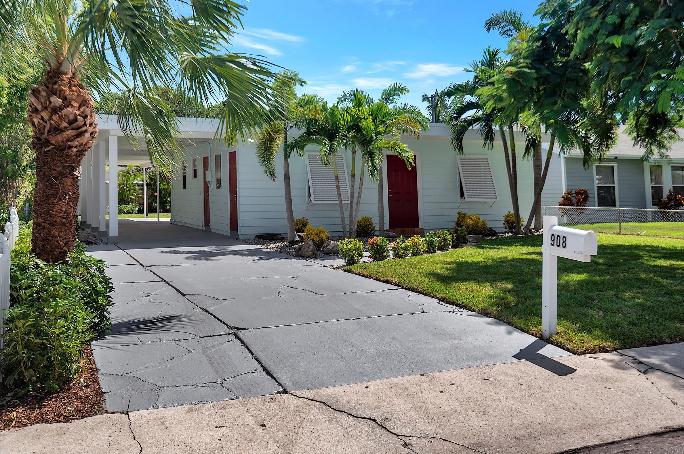 908 K St, Lake Worth, FL 33460-2631