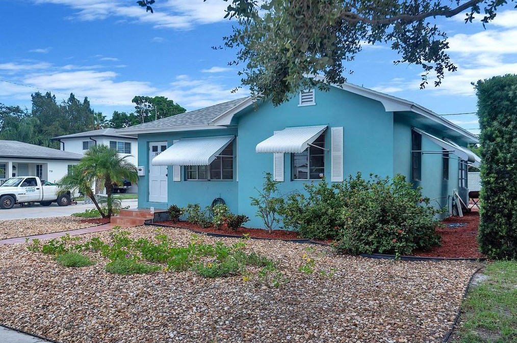 1032 N J St, Lake Worth, FL 33460