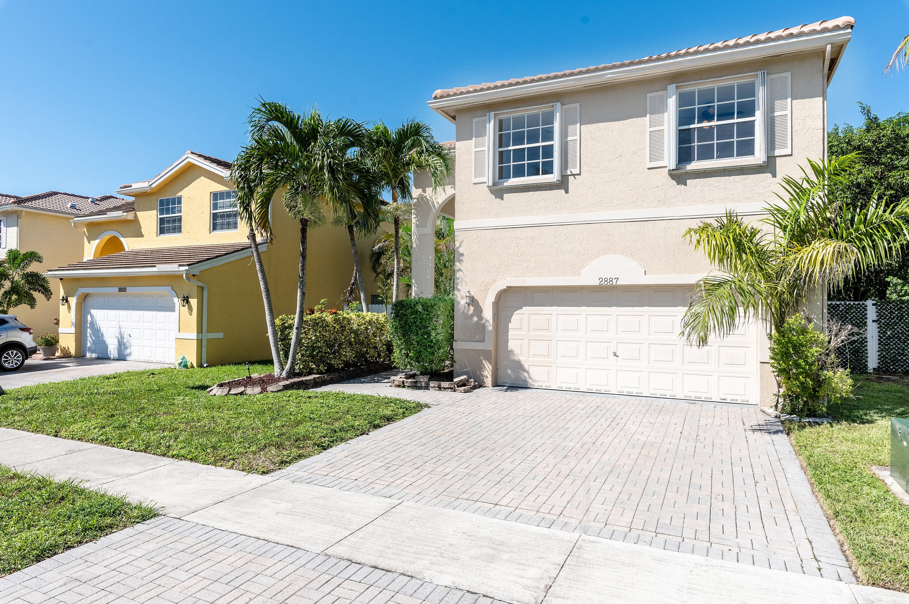 2887 Sable Cir, Pompano Beach, FL 33063-5696