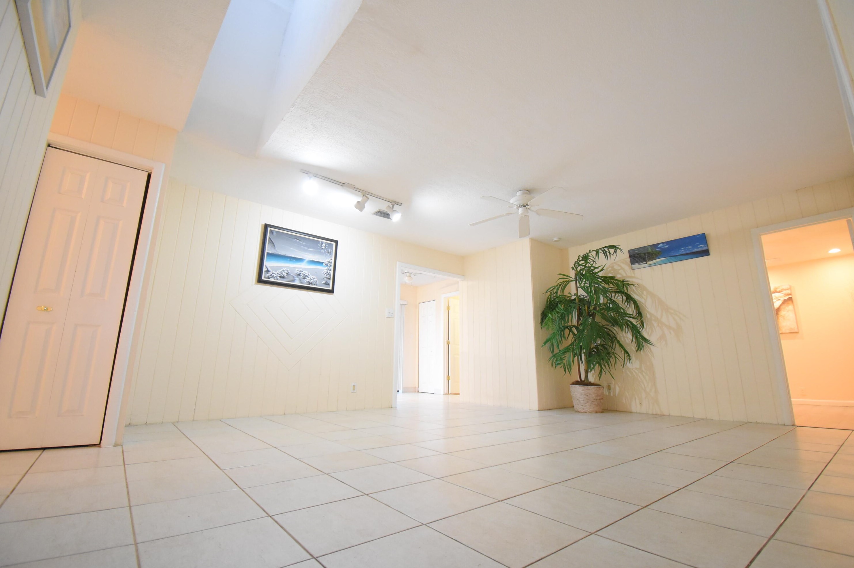 9823 Spanish Isles Dr, Boca Raton, FL 33496
