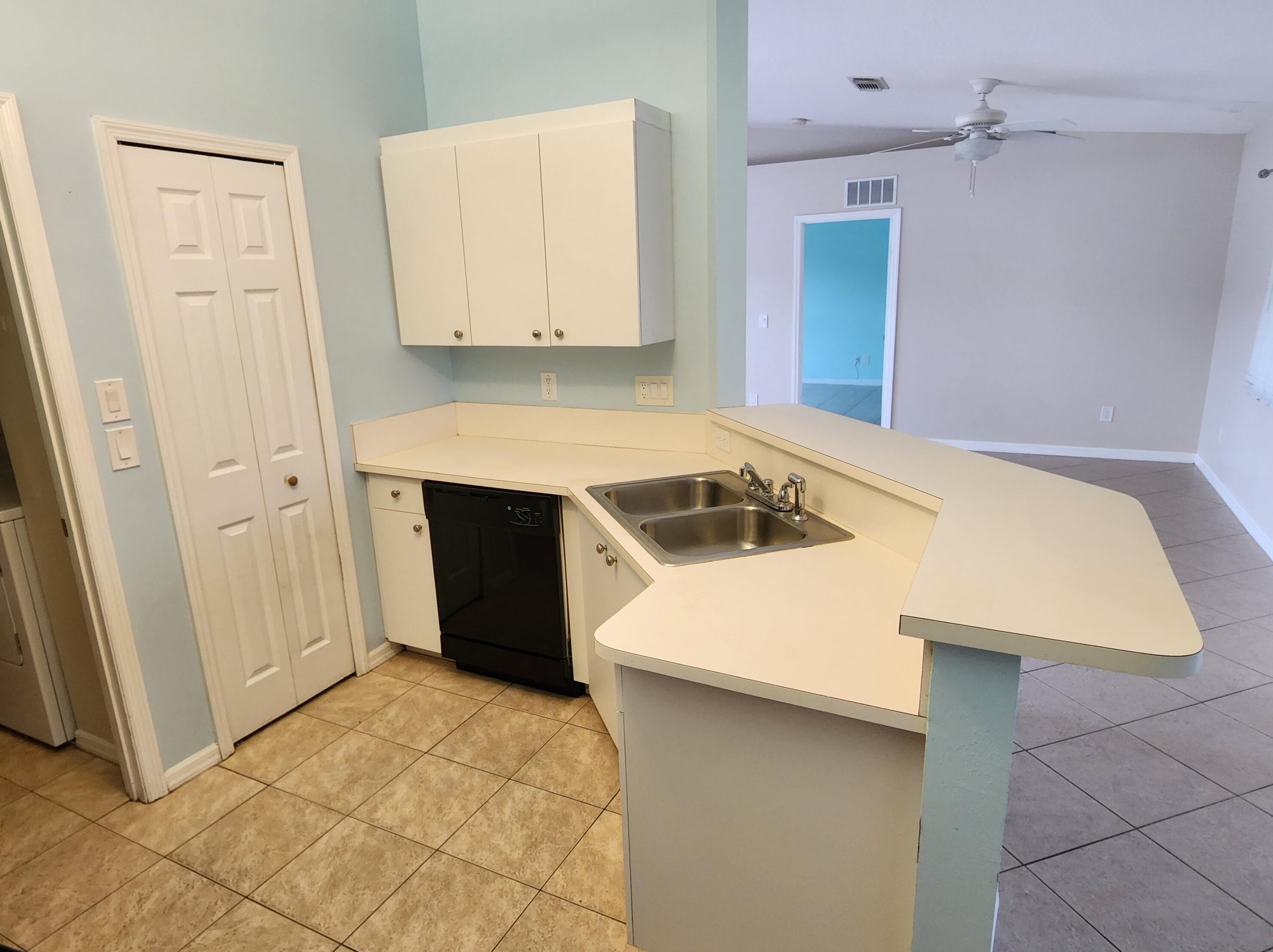 4220 Sw Jarmer Rd, Fort Pierce, FL 34953