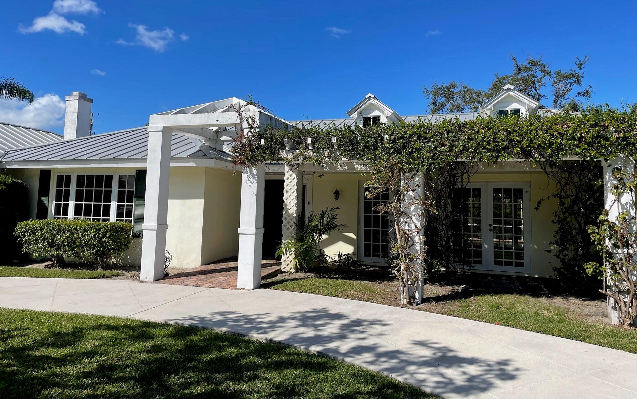 336 River Dr, Jupiter, FL 33469-1936