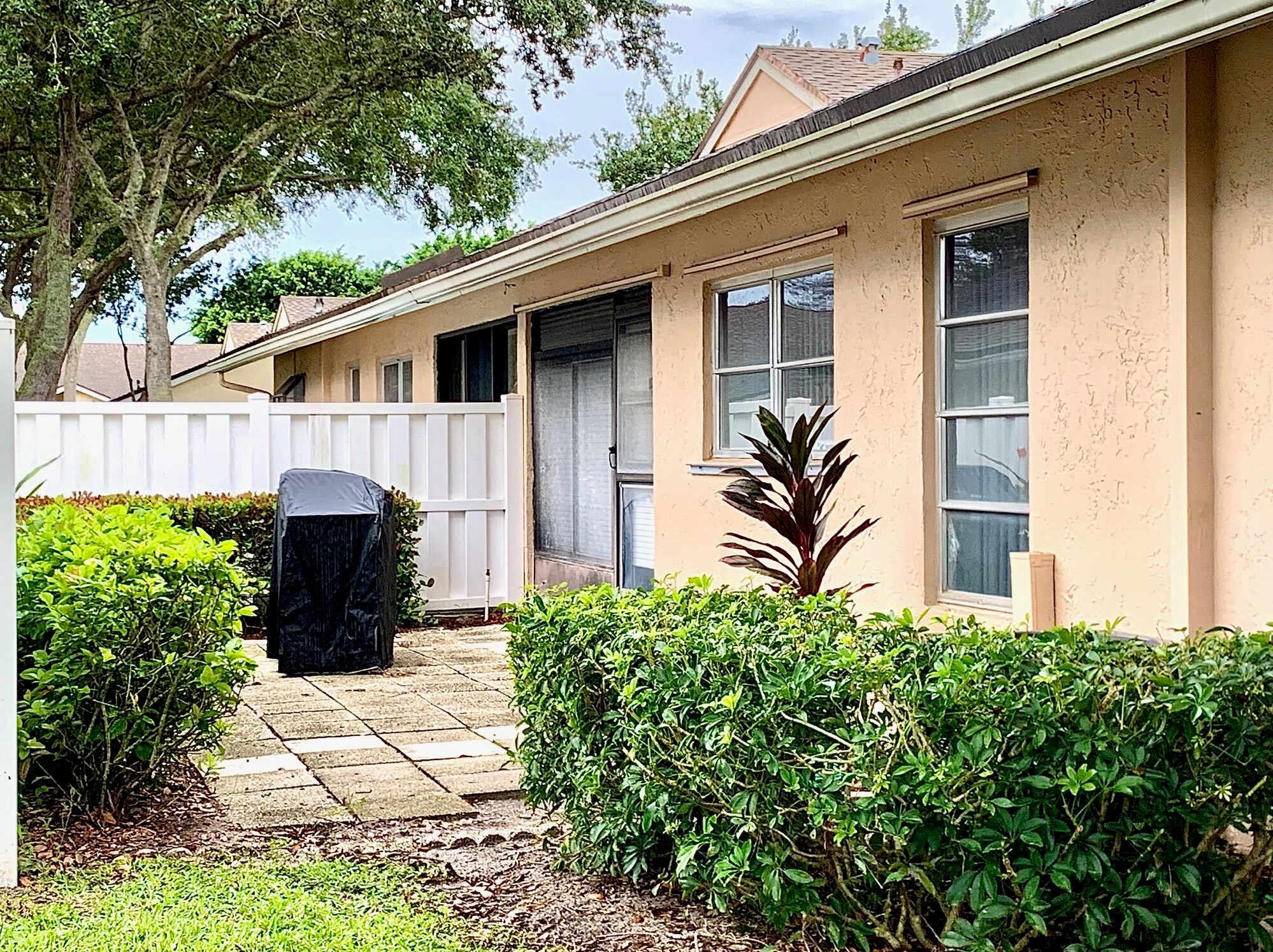 8692 Sunbird Pl, Boca Raton, FL 33496-5086