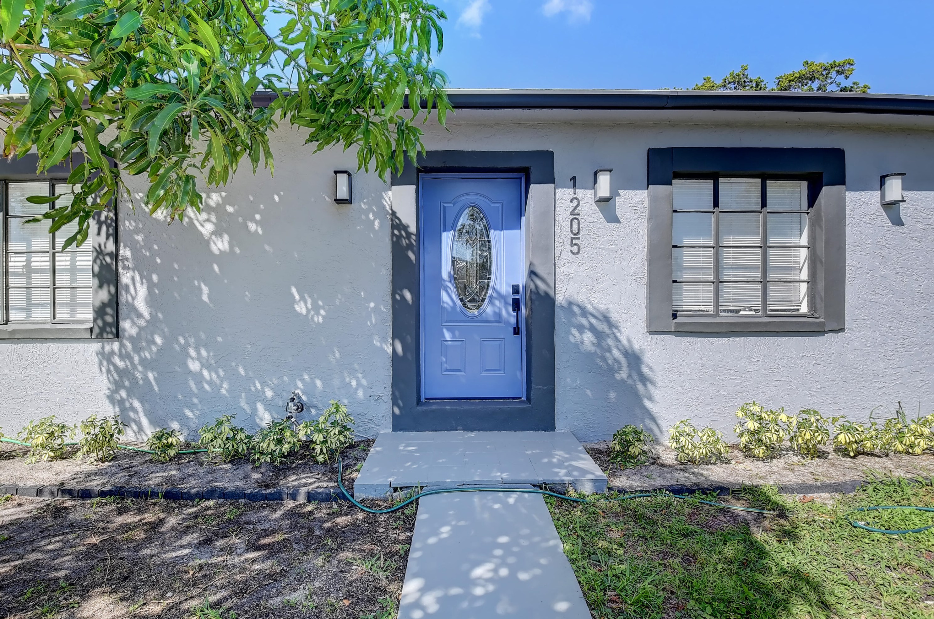 1205 S N St, Lake Worth, FL 33460