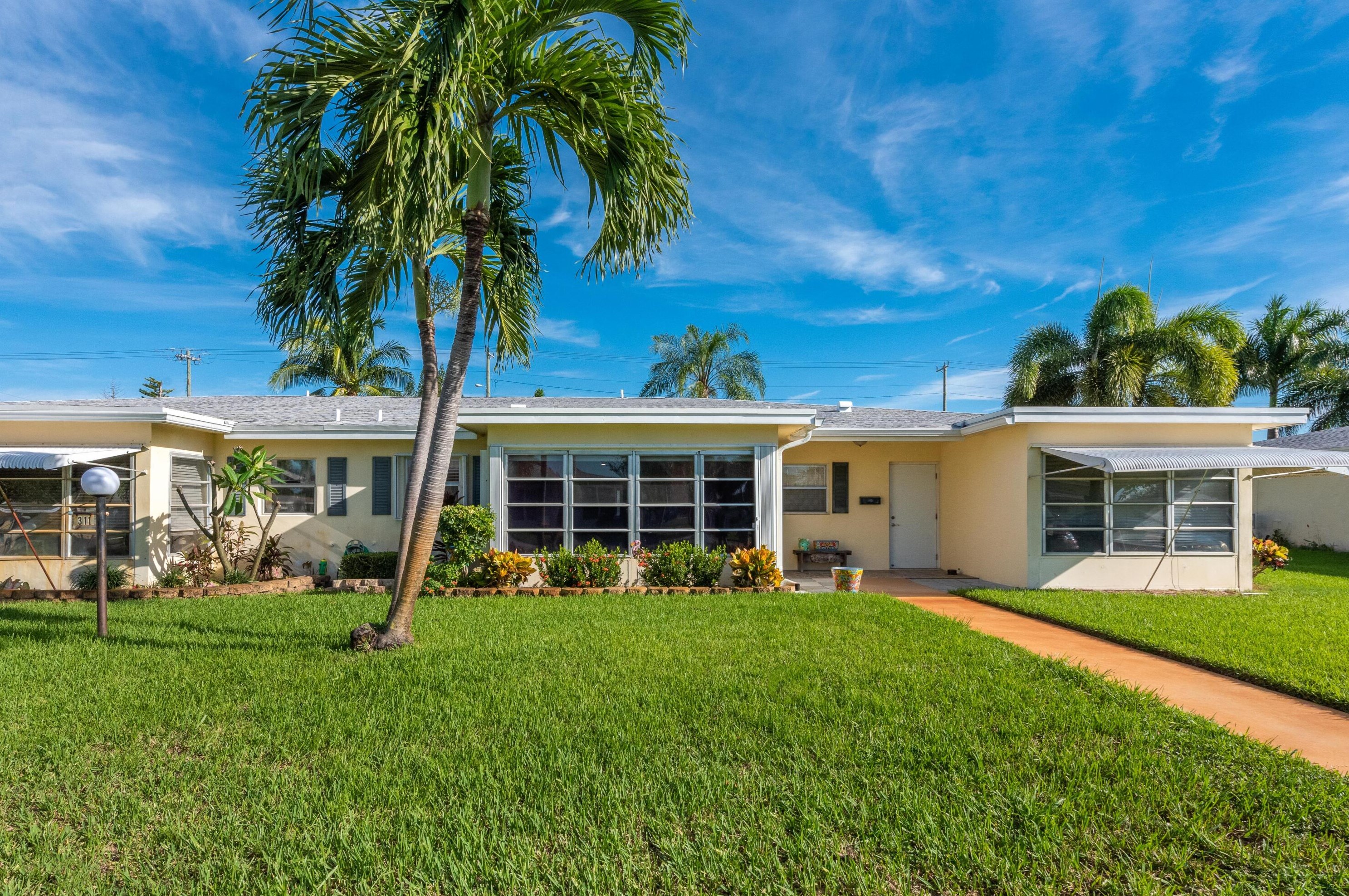 311 Country Ln, Boynton Beach, FL 33435-1558