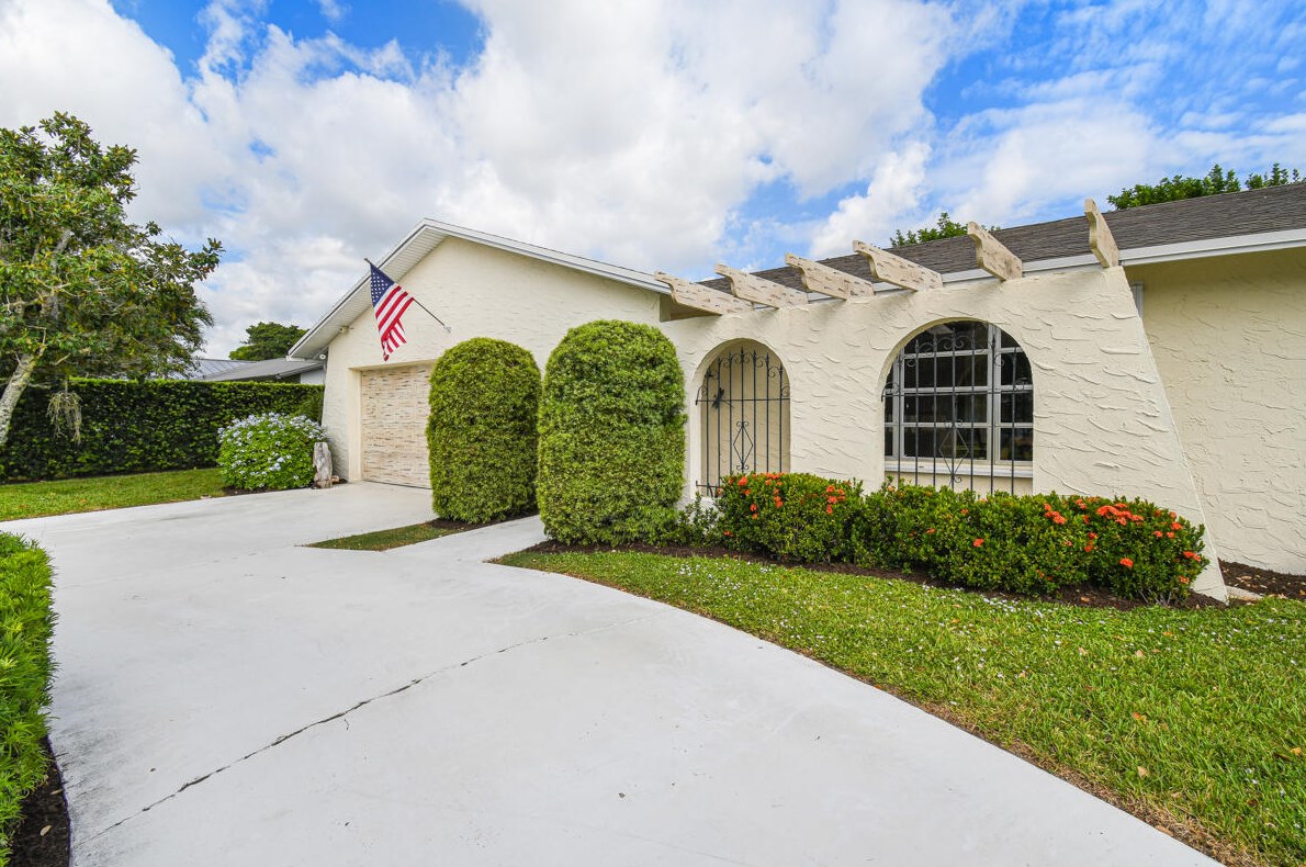 2347 Windsor Rd, West Palm Beach, FL 33410-1327