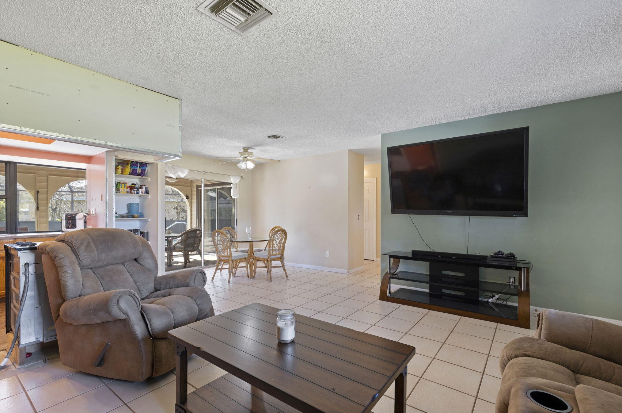 102 Se Whitmore Dr, Fort Pierce, FL 34984