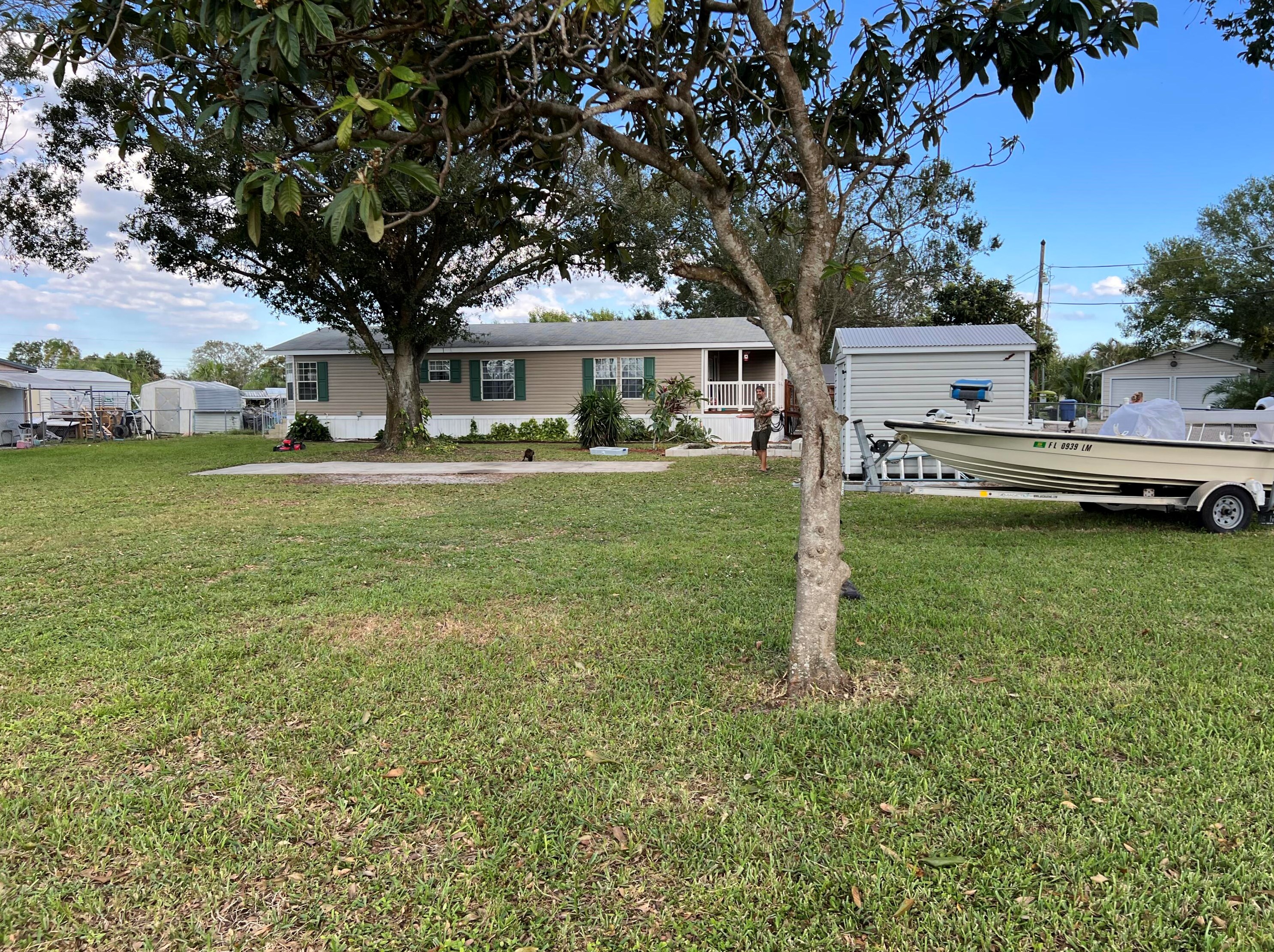 1027 Se 11th St, Okeechobee, FL 34974
