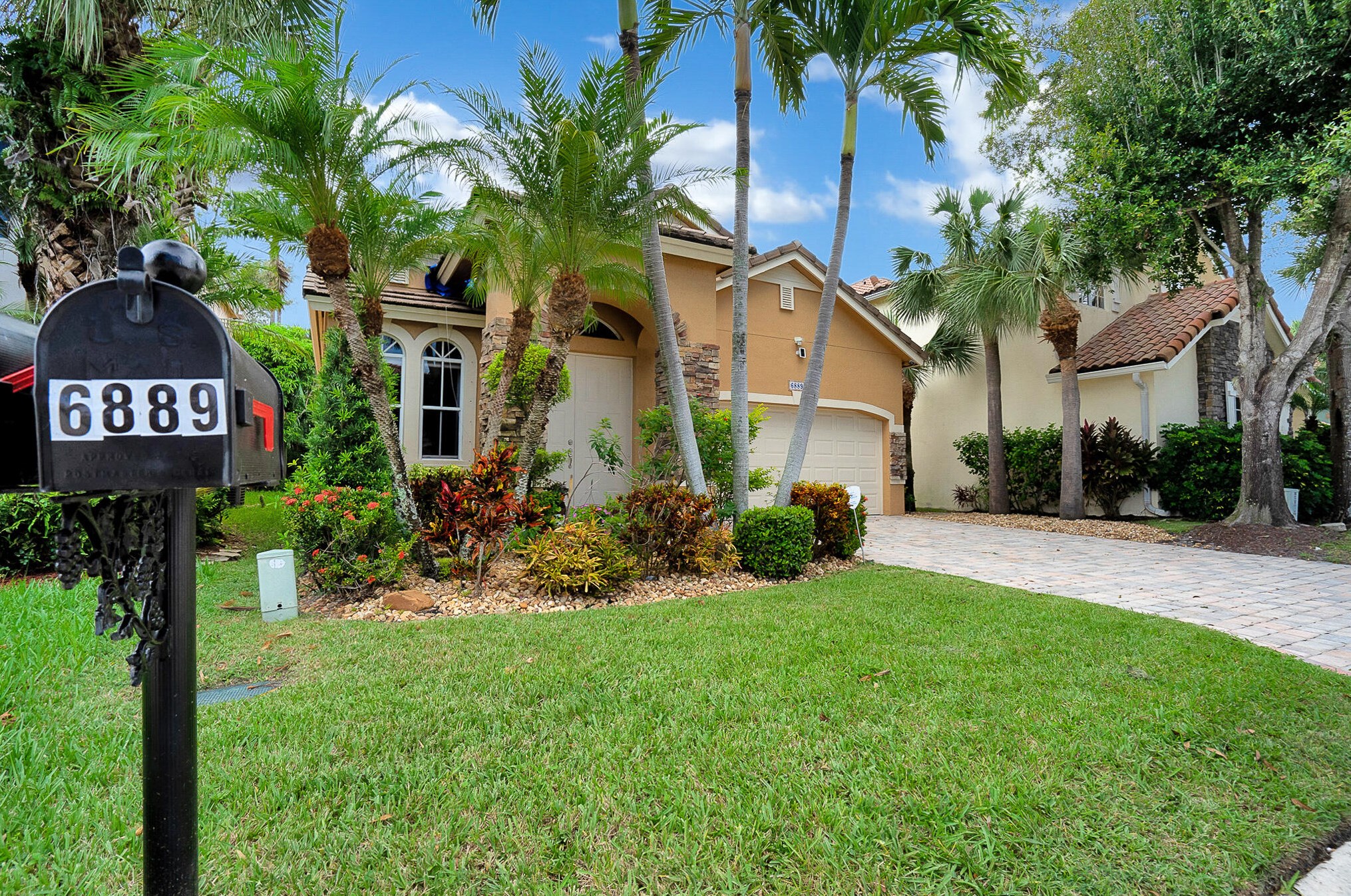 6889 Spider Lily Ln, Lake Worth, FL 33462-3433