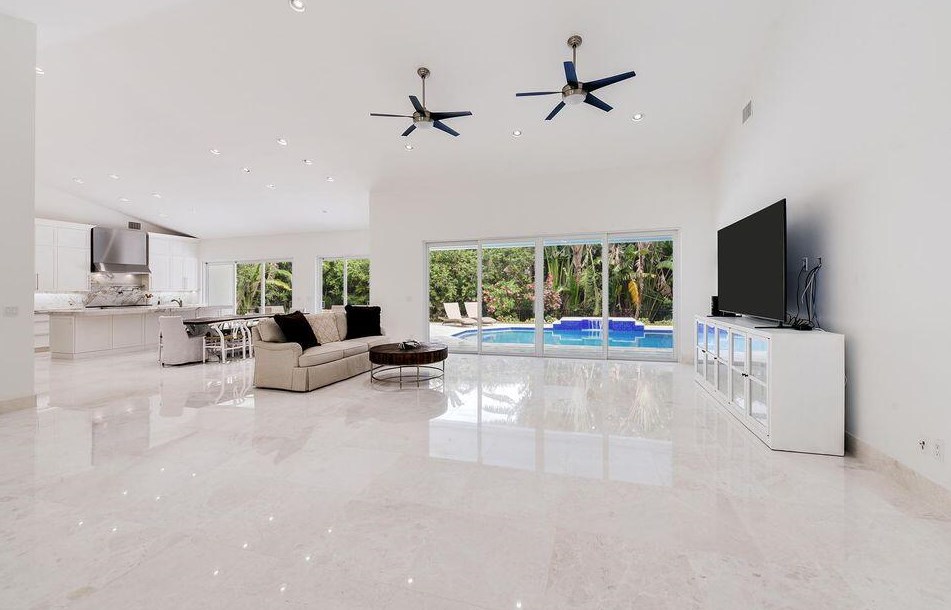 910 Parkside Cir N, Boca Raton, FL 33486