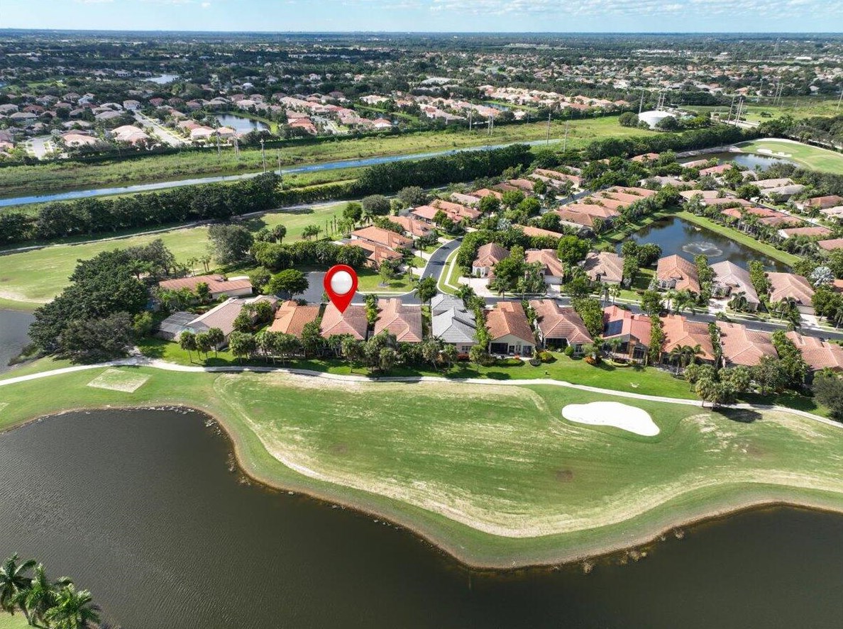 4258 Imperial Isle Dr, Lake Worth FL  33449-8645 exterior