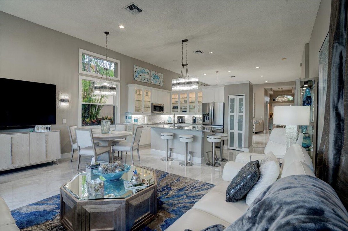 4258 Imperial Isle Dr, Lake Worth FL  33449-8645 exterior