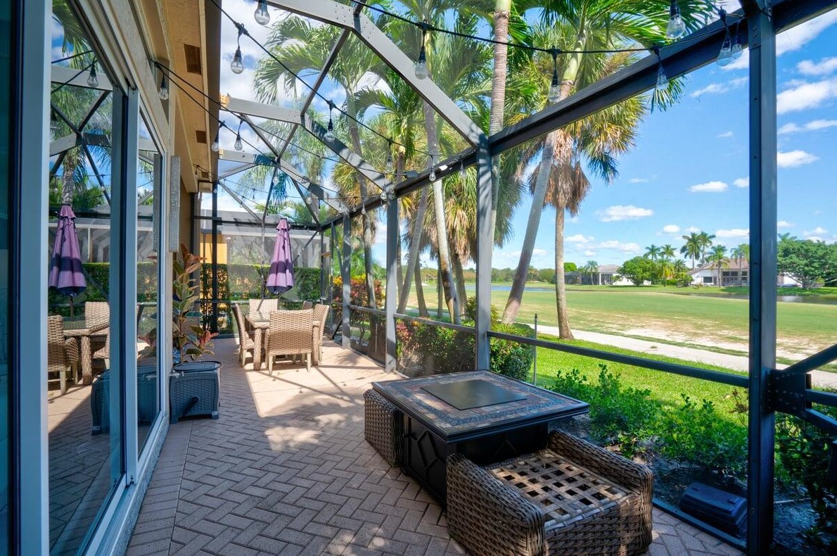 4258 Imperial Isle Dr, Lake Worth FL  33449-8645 exterior