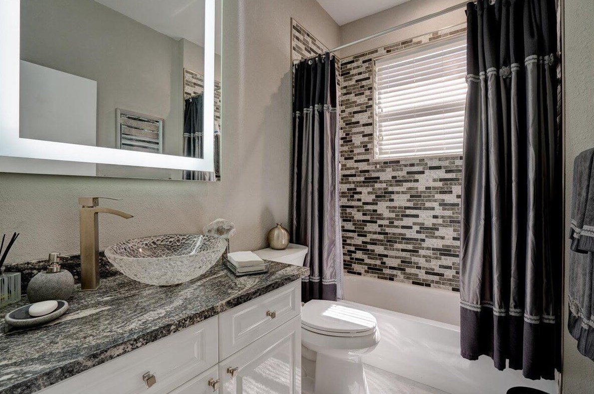 4258 Imperial Isle Dr, Lake Worth FL  33449-8645 exterior