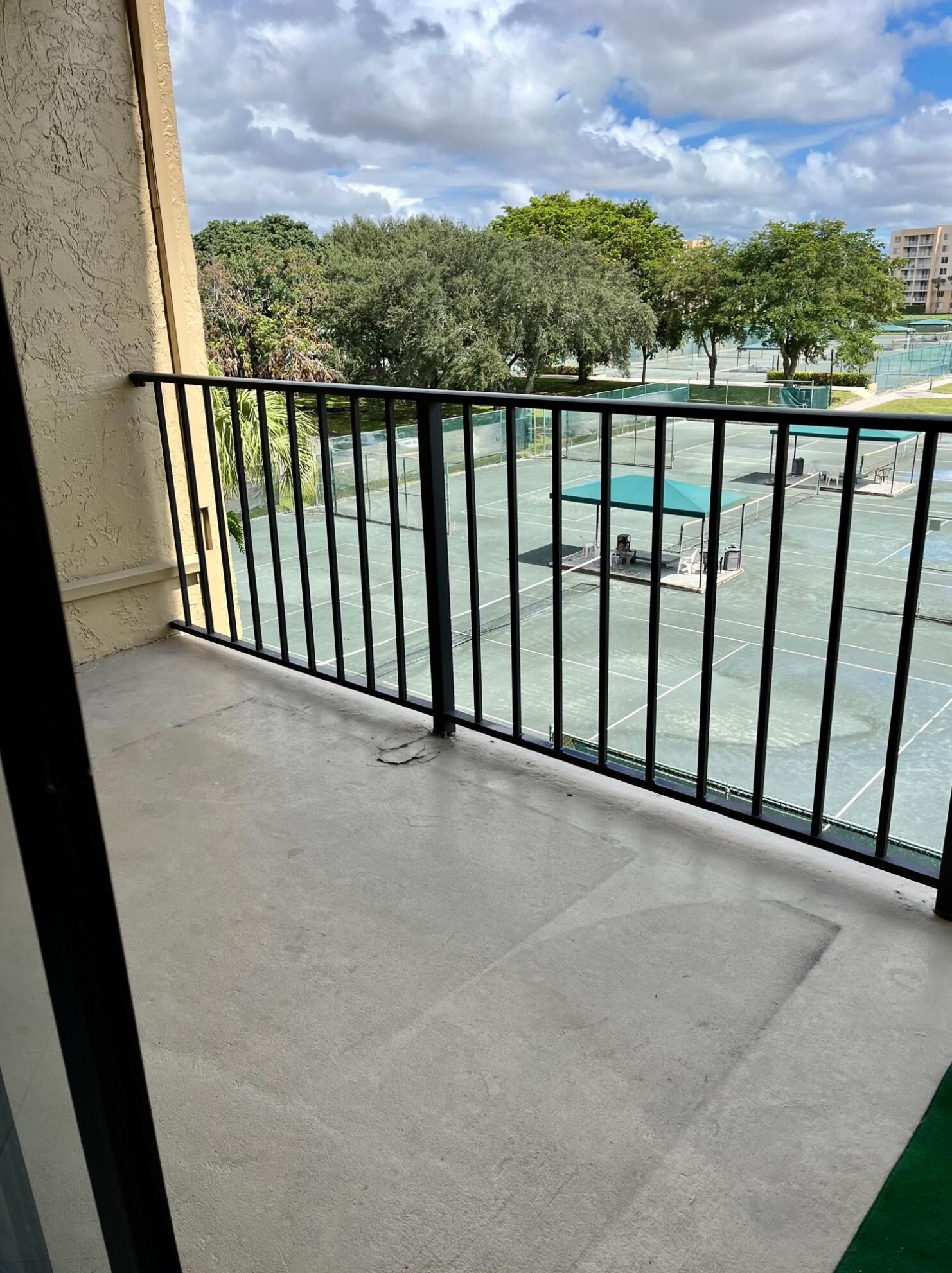 2786 Tennis Club Dr Apt 404, West Palm Beach, FL 33417