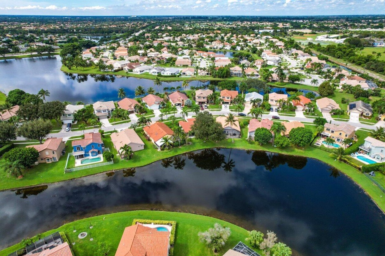 8593 Tourmaline Blvd, Boynton Beach FL  33472-2421 exterior