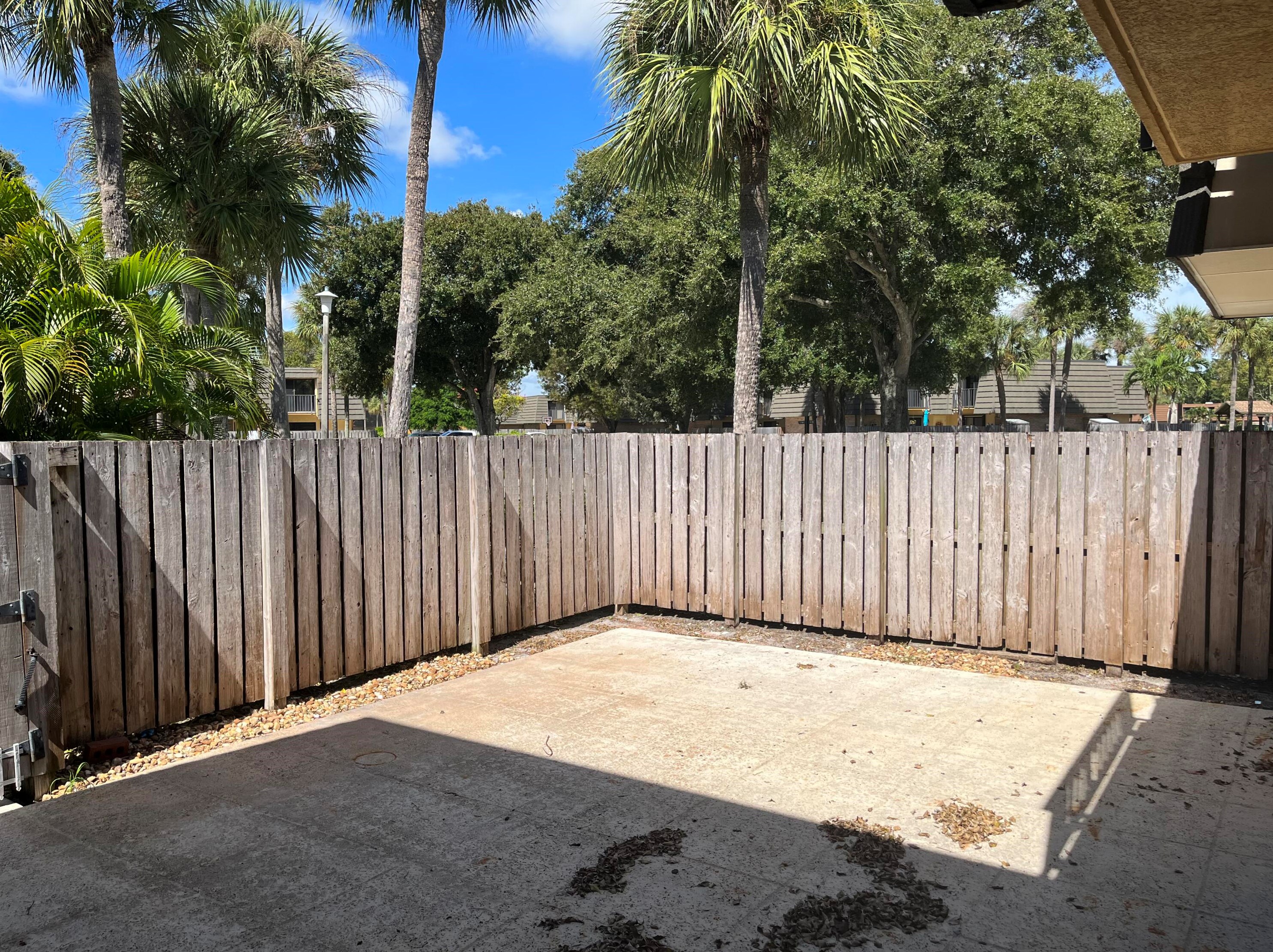 621 6th Way, West Palm Beach, FL 33407