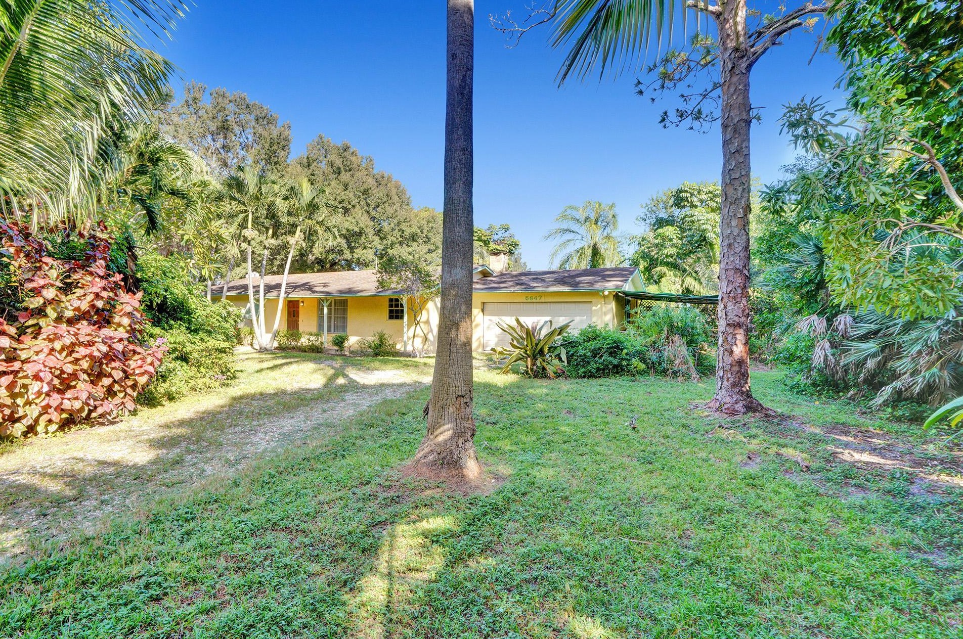 5647 Sims Rd, Delray Beach, FL 33484