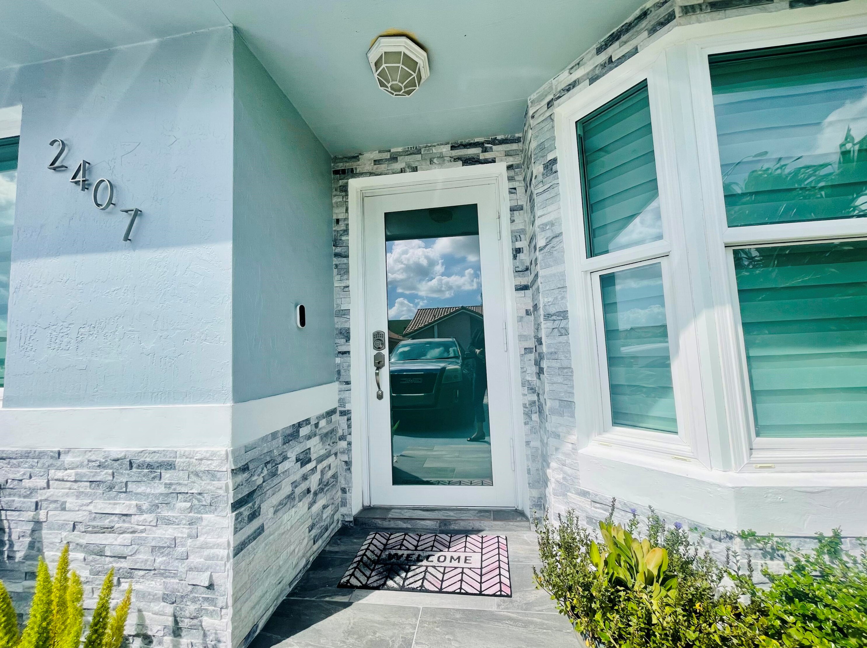 2407 W 73rd Pl Pl, Hialeah, FL 33016