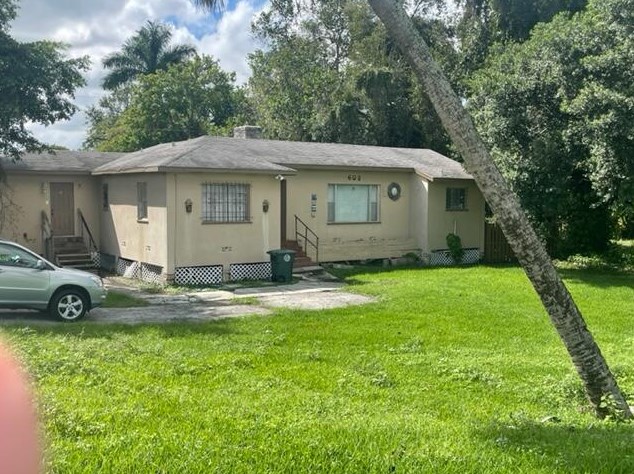 608 W Canal St S, Belle Glade, FL 33430