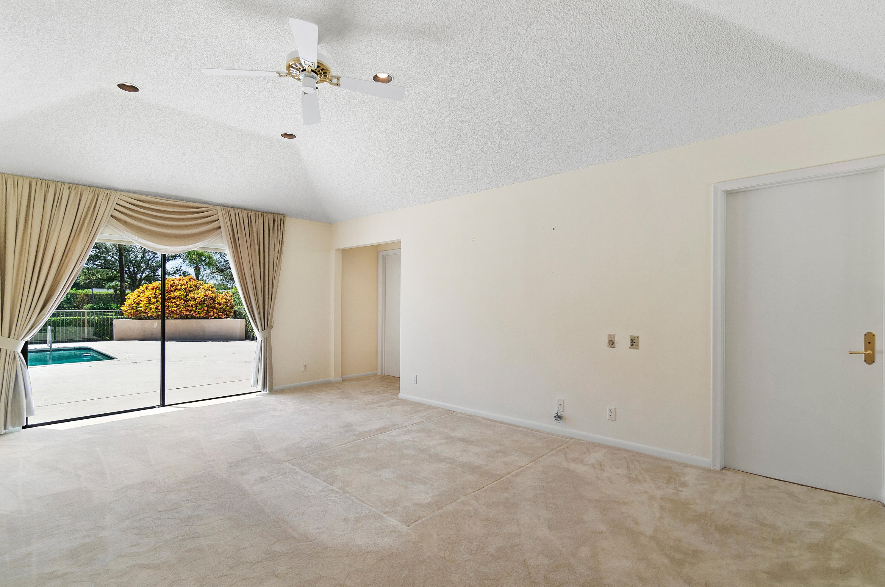 4548 Bocaire Blvd, Boca Raton FL  33487-1155 exterior