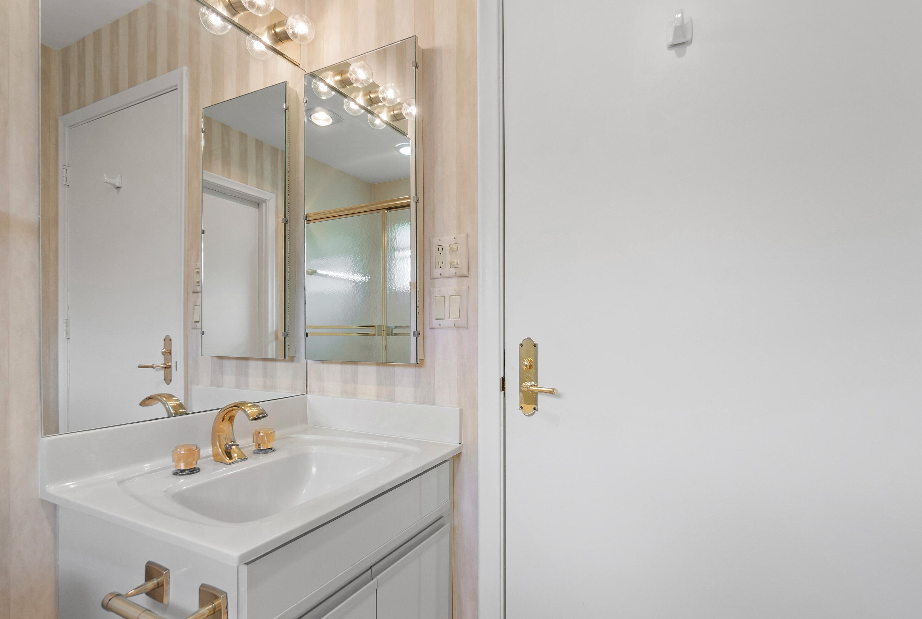 4548 Bocaire Blvd, Boca Raton FL  33487-1155 exterior