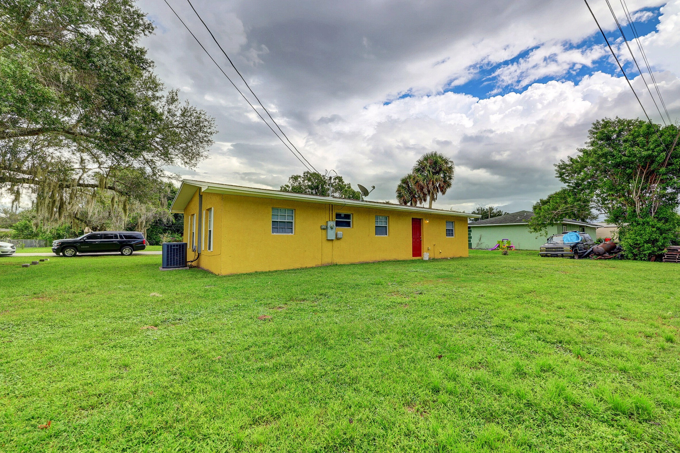 1305 15th Ave, Okeechobee FL  34972-3057 exterior