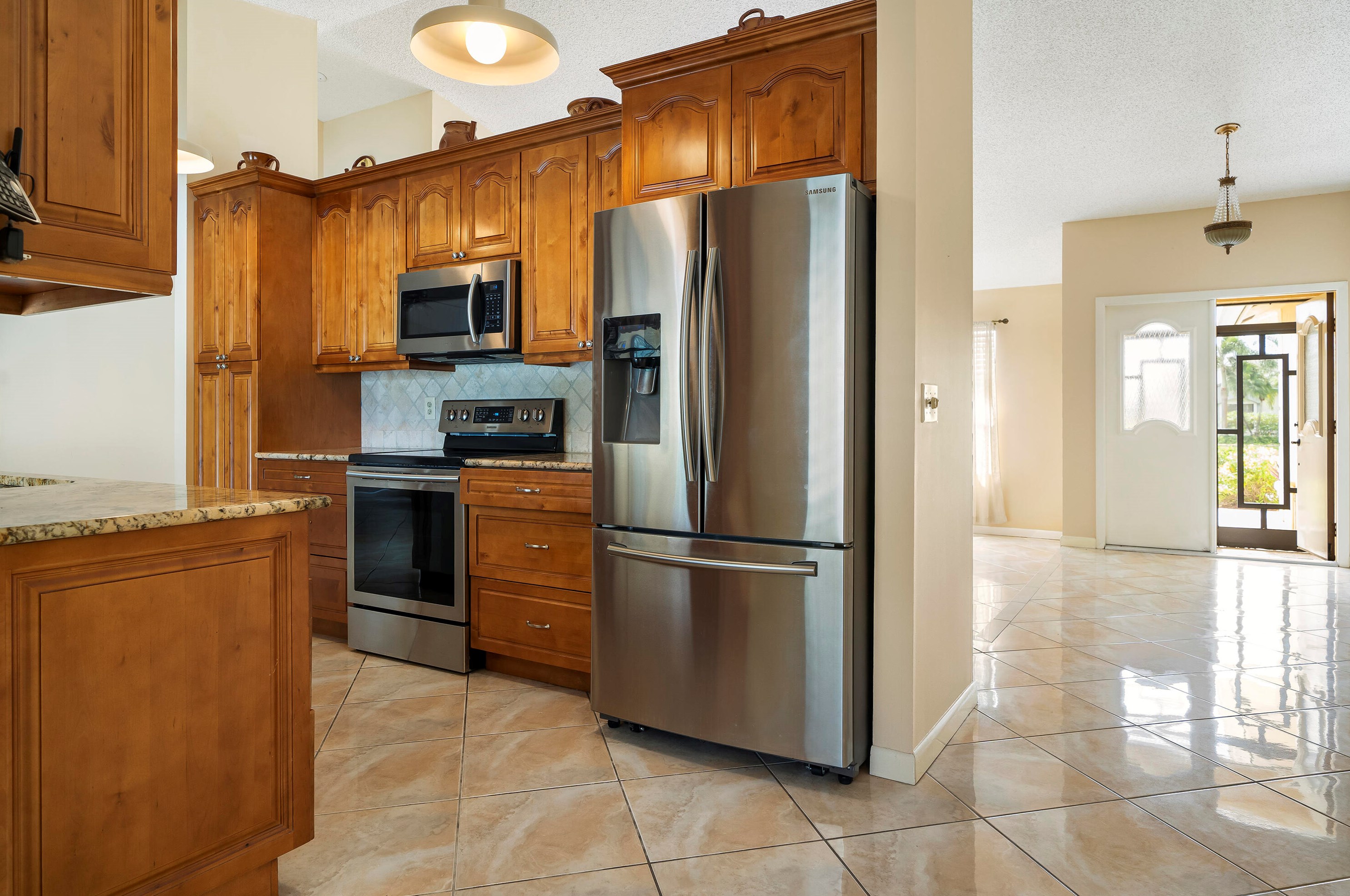 8781 Placid Ter, Lake Worth FL  33467-1718 exterior