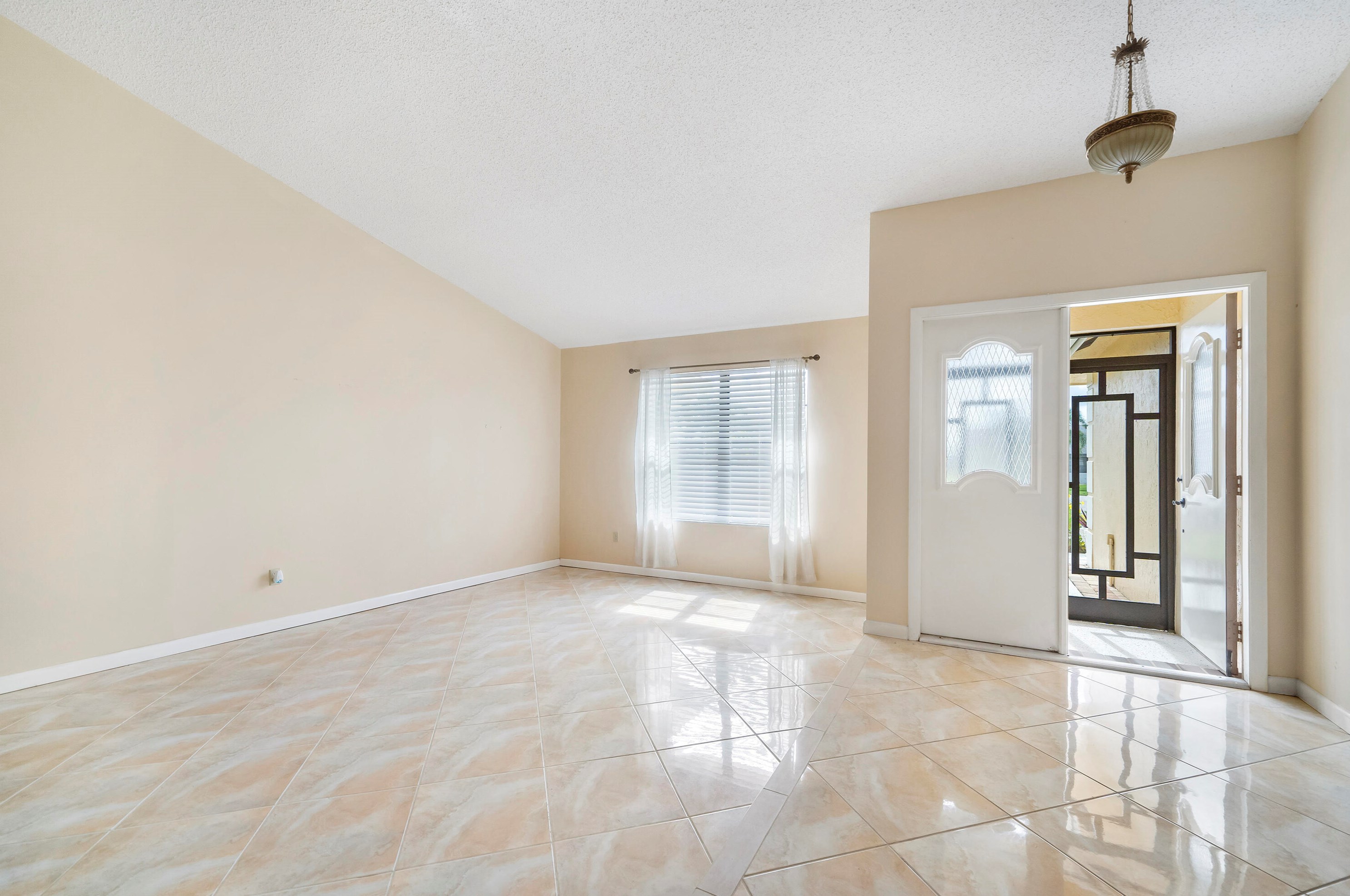 8781 Placid Ter, Lake Worth FL  33467-1718 exterior
