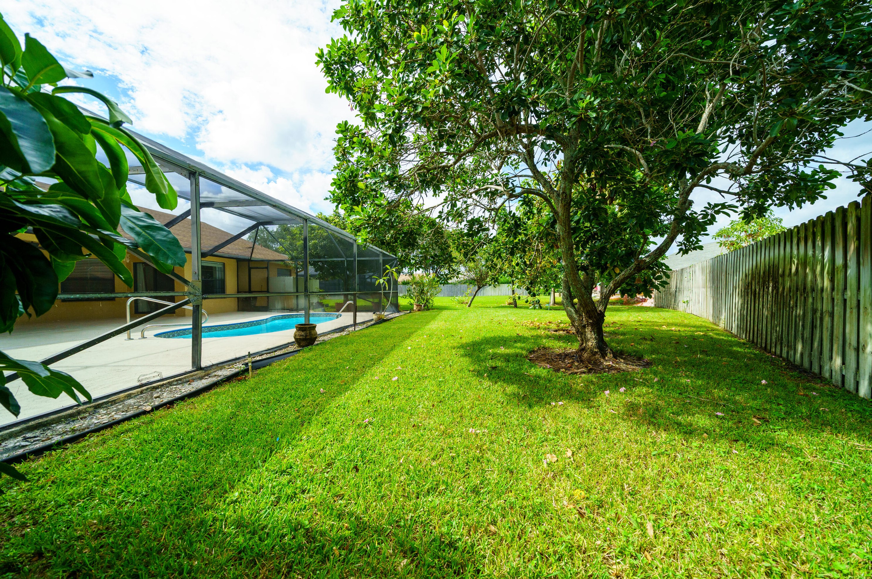 8781 Placid Ter, Lake Worth FL  33467-1718 exterior