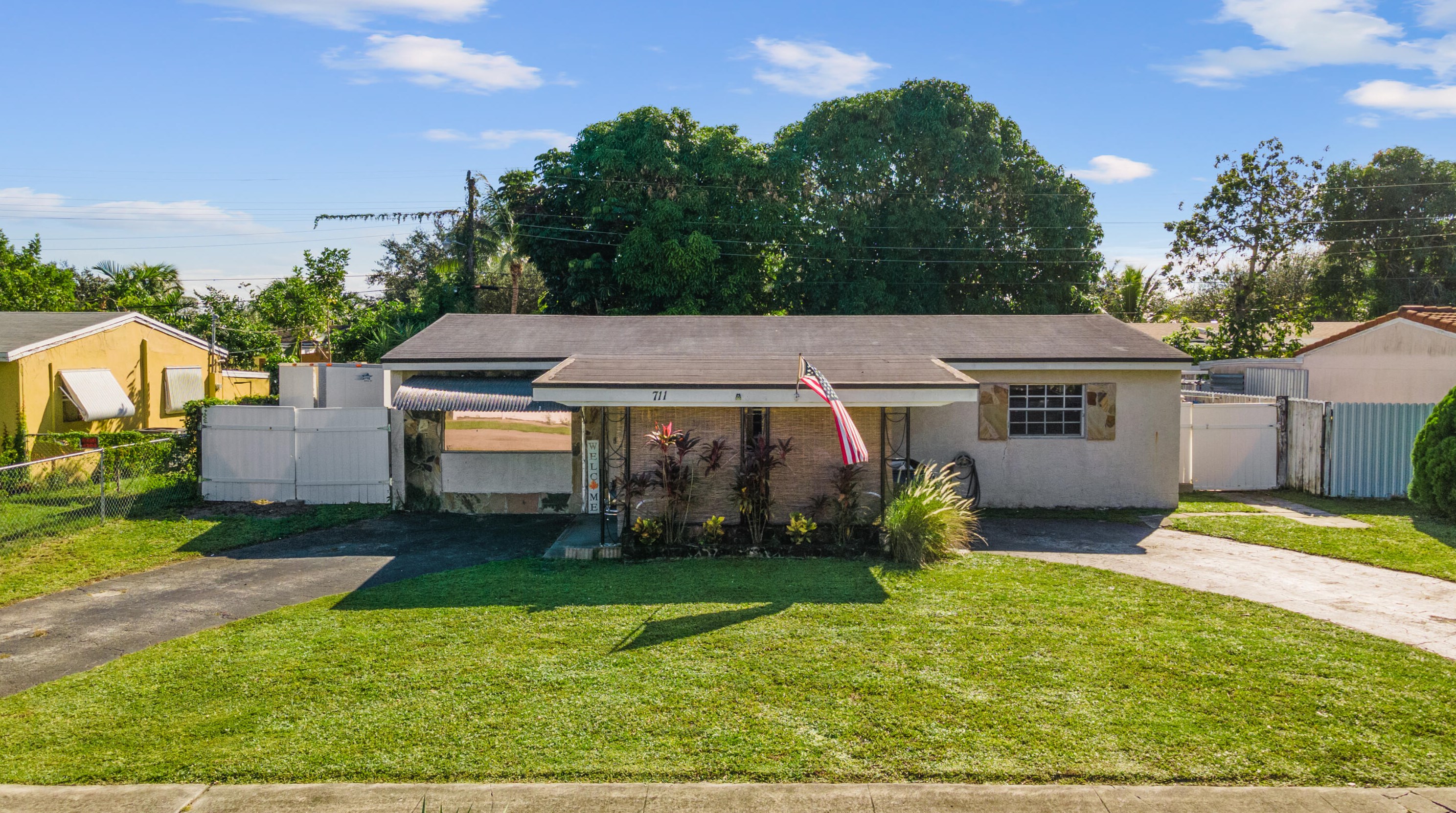 711 64th Ter, Hollywood, FL 33023-1535
