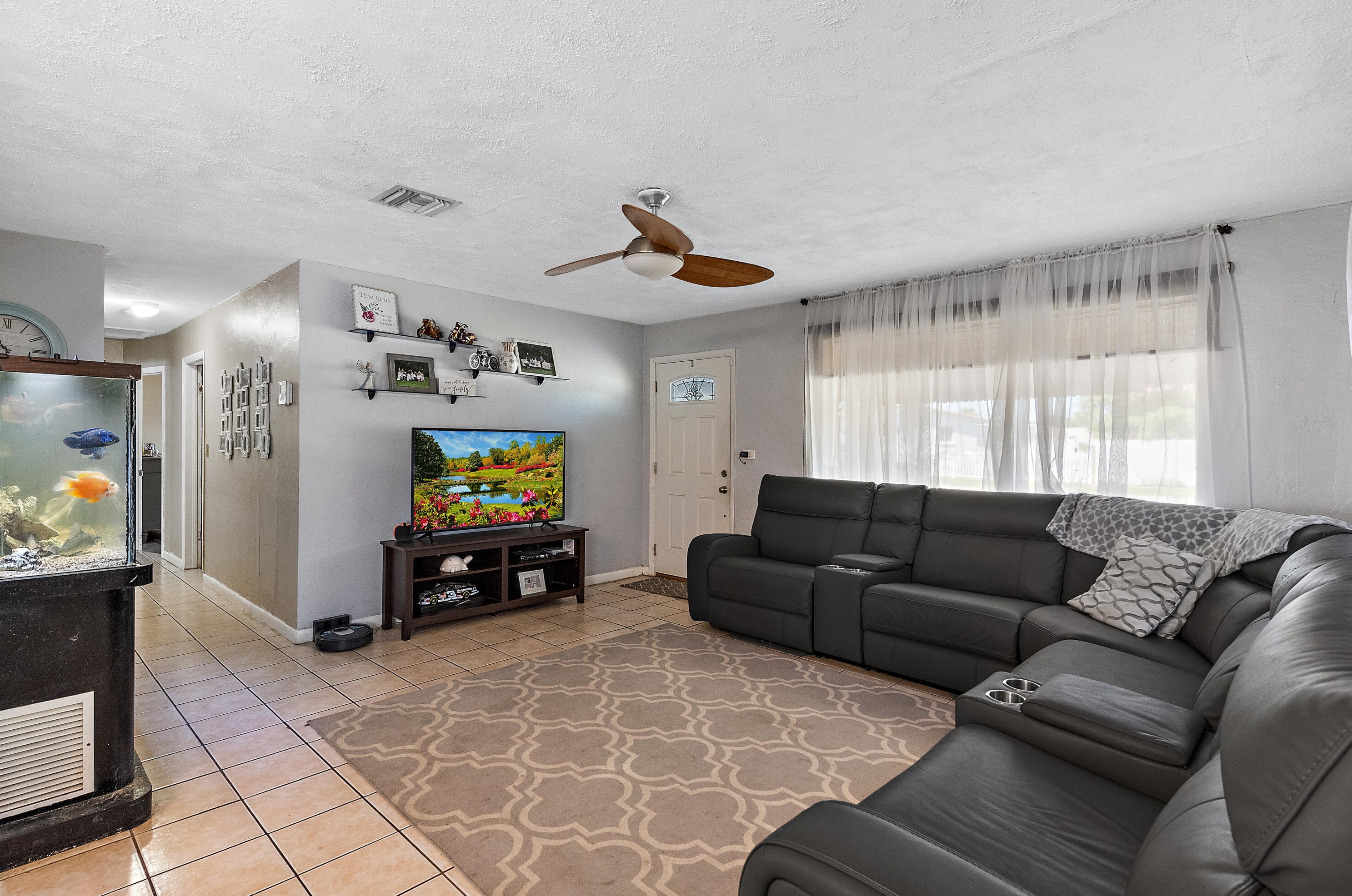 711 64 Ter, Hollywood FL 33023-1239 exterior