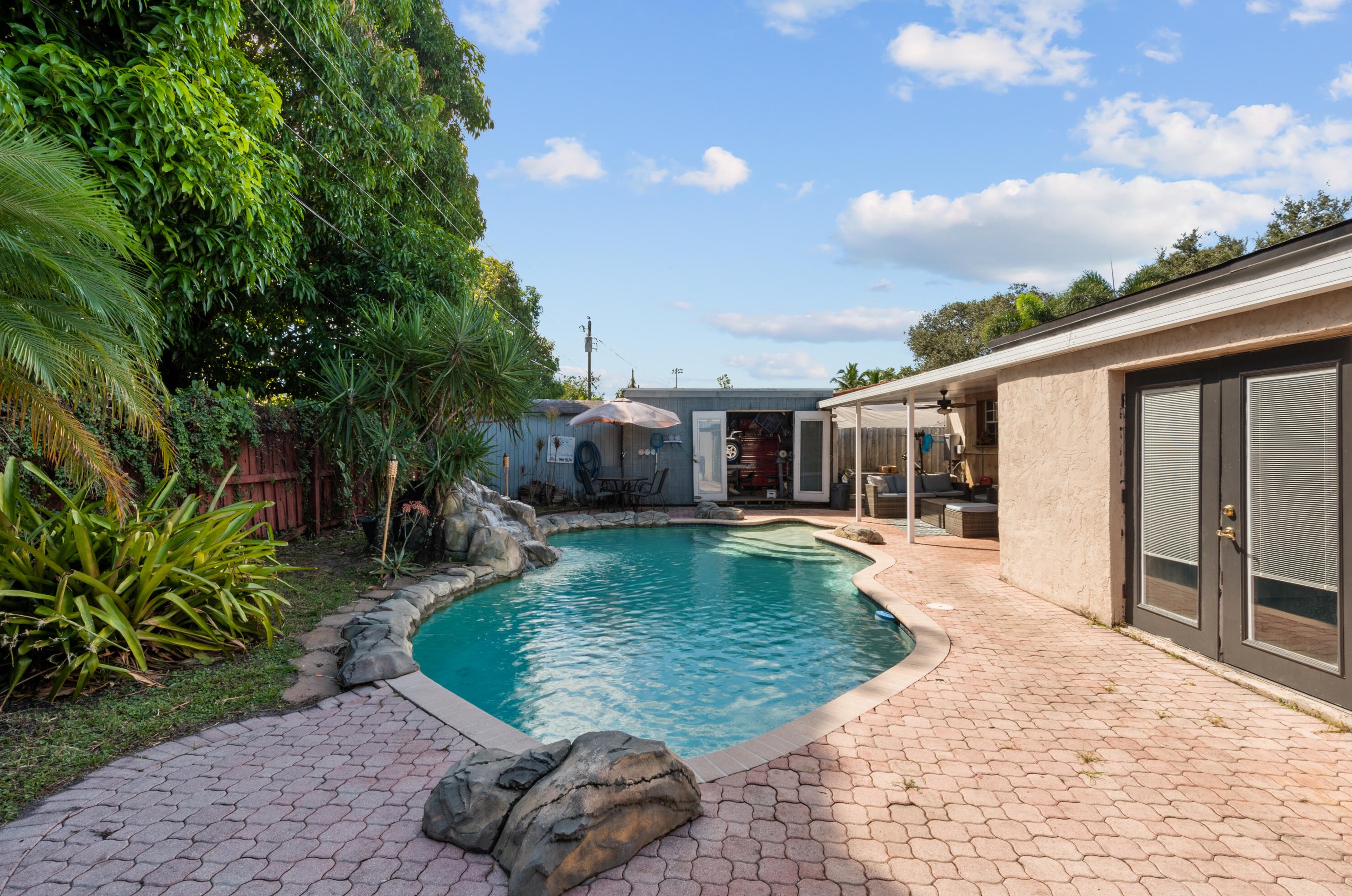 711 64 Ter, Hollywood FL 33023-1239 exterior