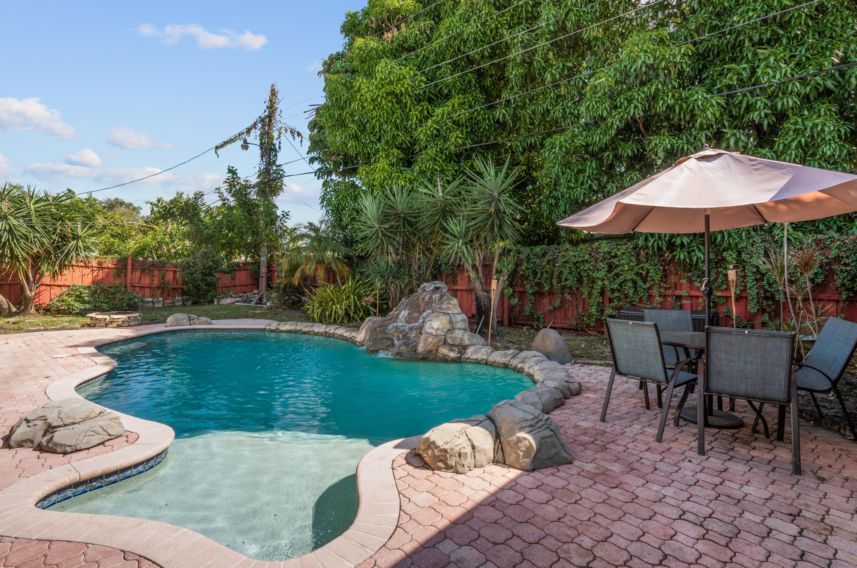 711 64 Ter, Hollywood FL 33023-1239 exterior