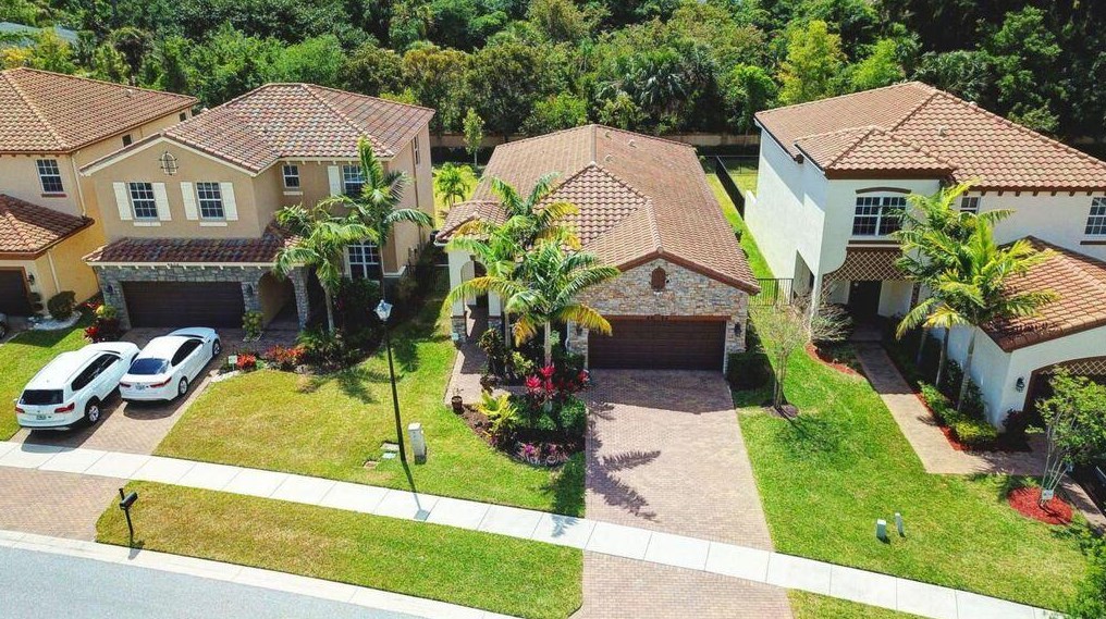 4664 Capital Dr, Lake Worth, FL 33463-8183