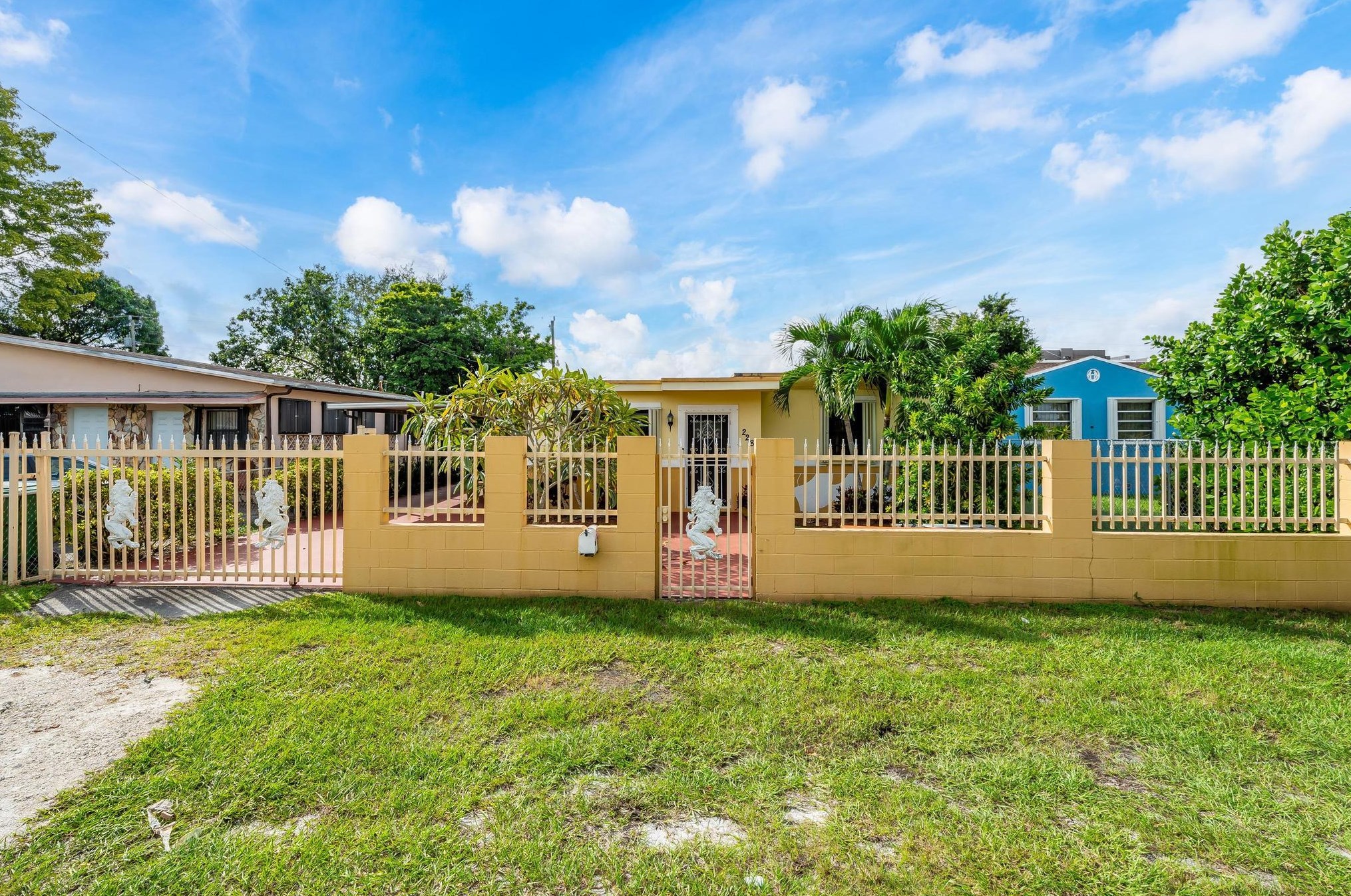 2280 171st Ter, Miami, FL 33056-4620