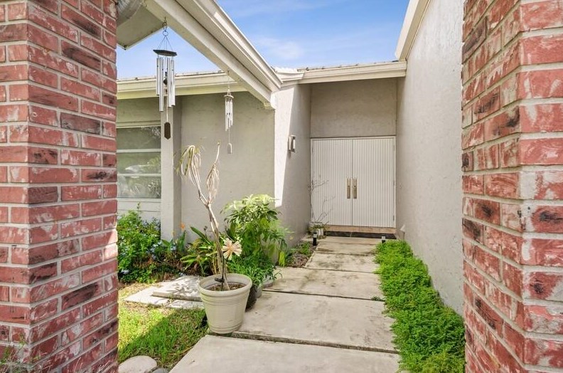22110 Cameo Dr, Boca Raton, FL 33433-5315