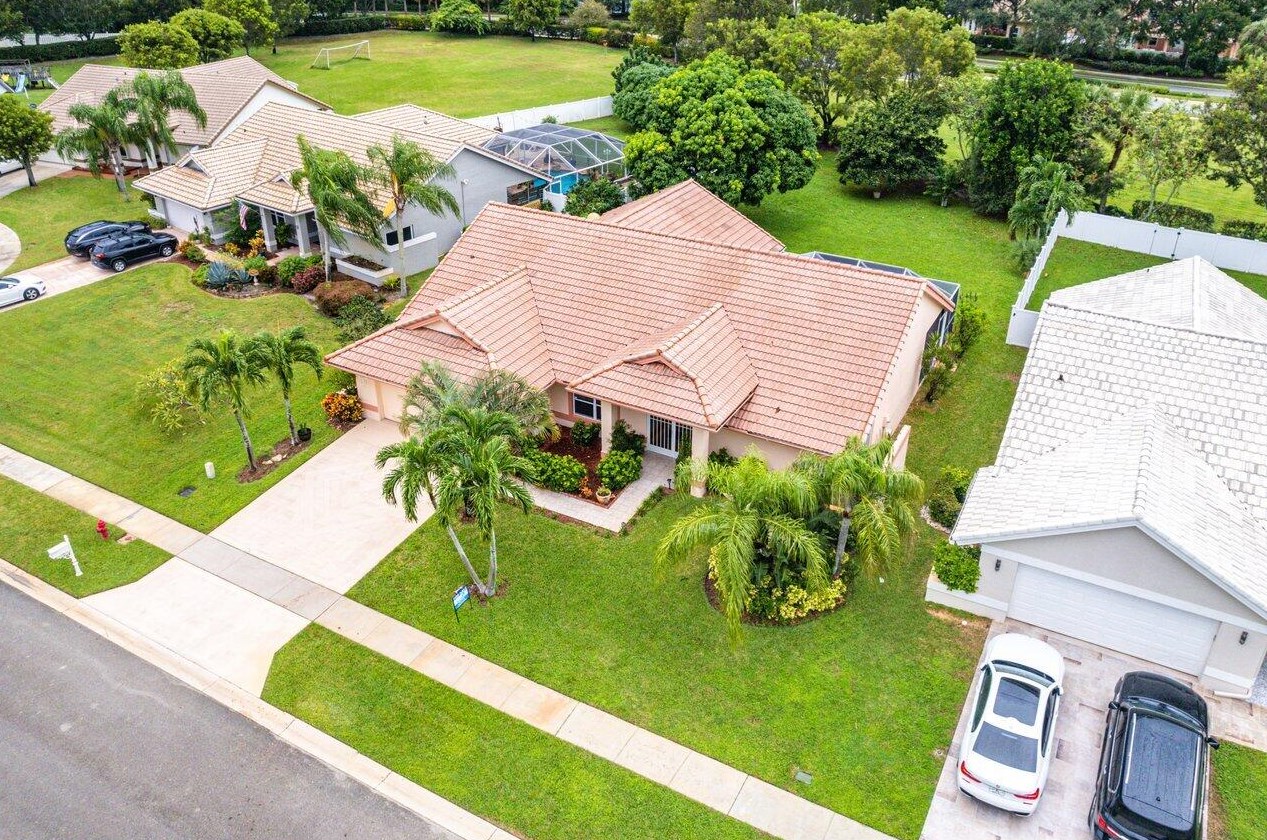 7207 Brickyard Cir, Lake Worth FL 33467-7239 exterior