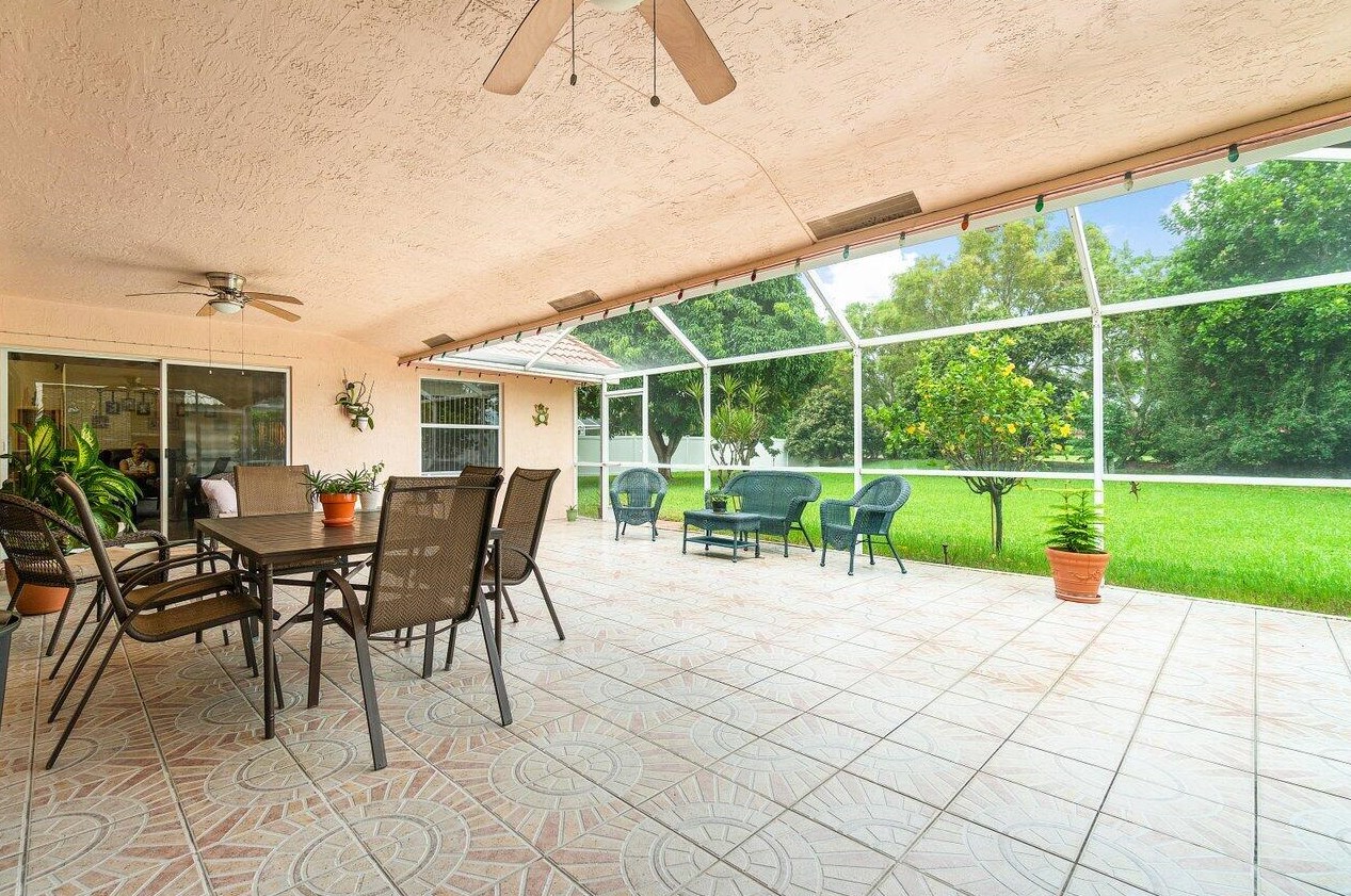 7207 Brickyard Cir, Lake Worth FL 33467-7239 exterior