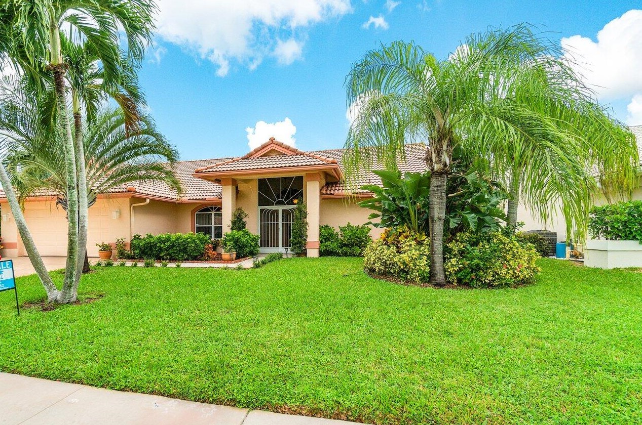 7207 Brickyard Cir, Lake Worth, FL 33467-7240