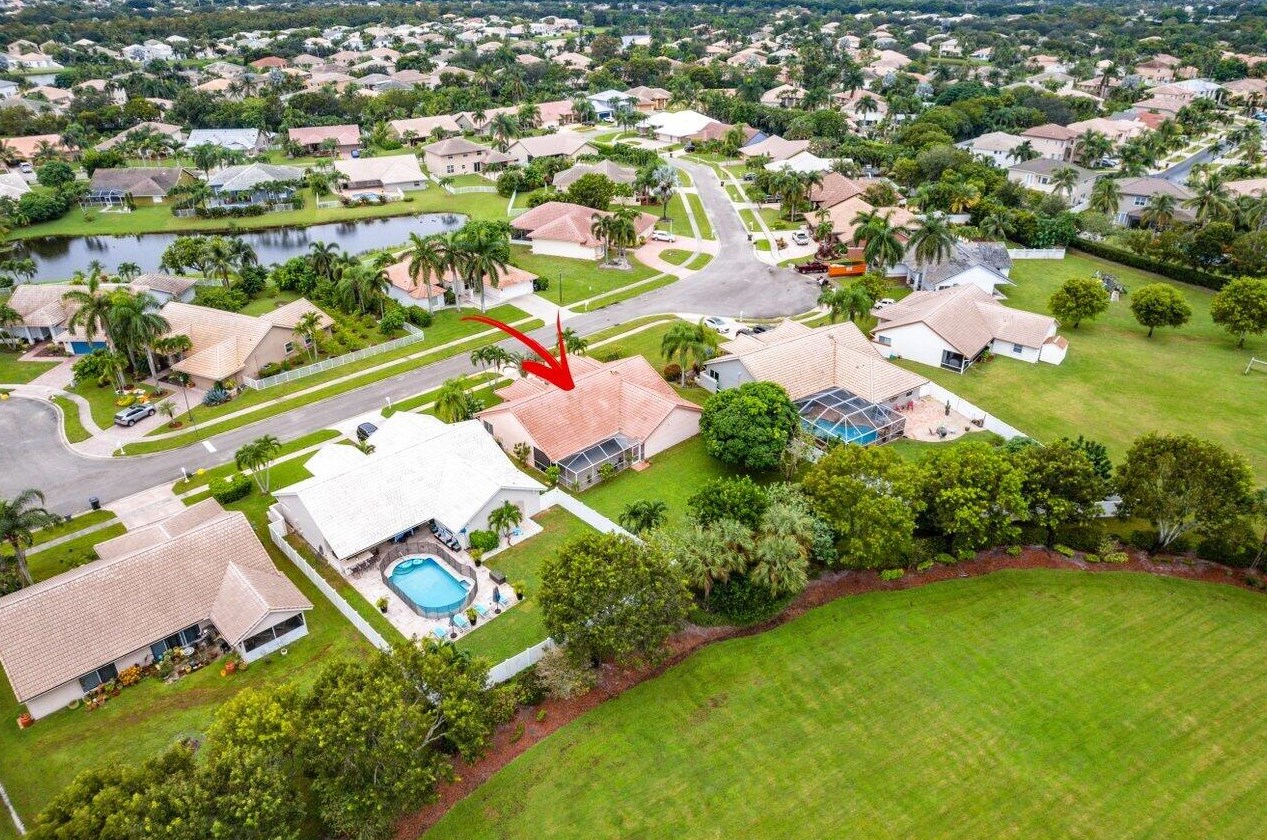 7207 Brickyard Cir, Lake Worth FL 33467-7239 exterior