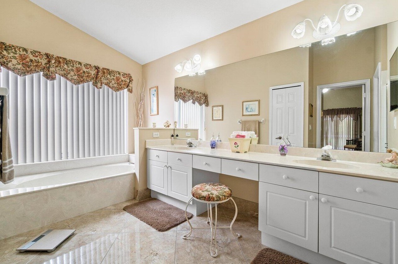 7207 Brickyard Cir, Lake Worth FL 33467-7239 exterior