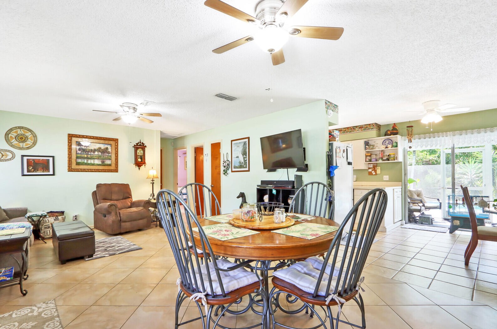 998 Mohican Blvd, Jupiter FL exterior