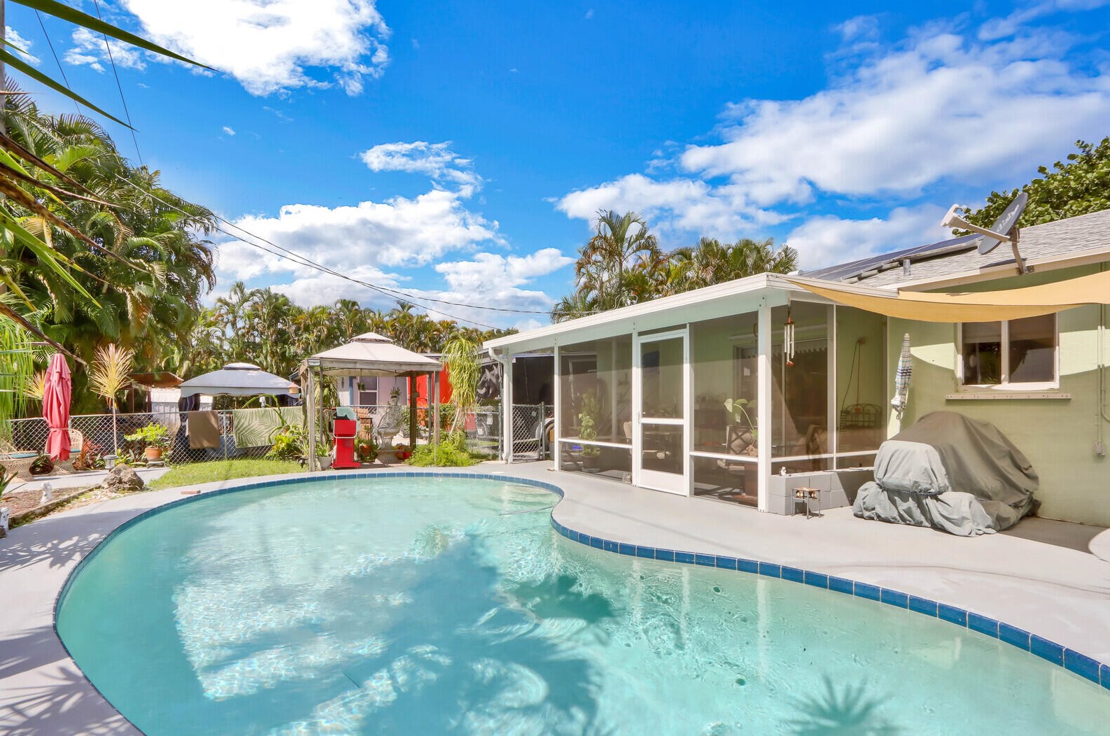 998 Mohican Blvd, Jupiter FL exterior