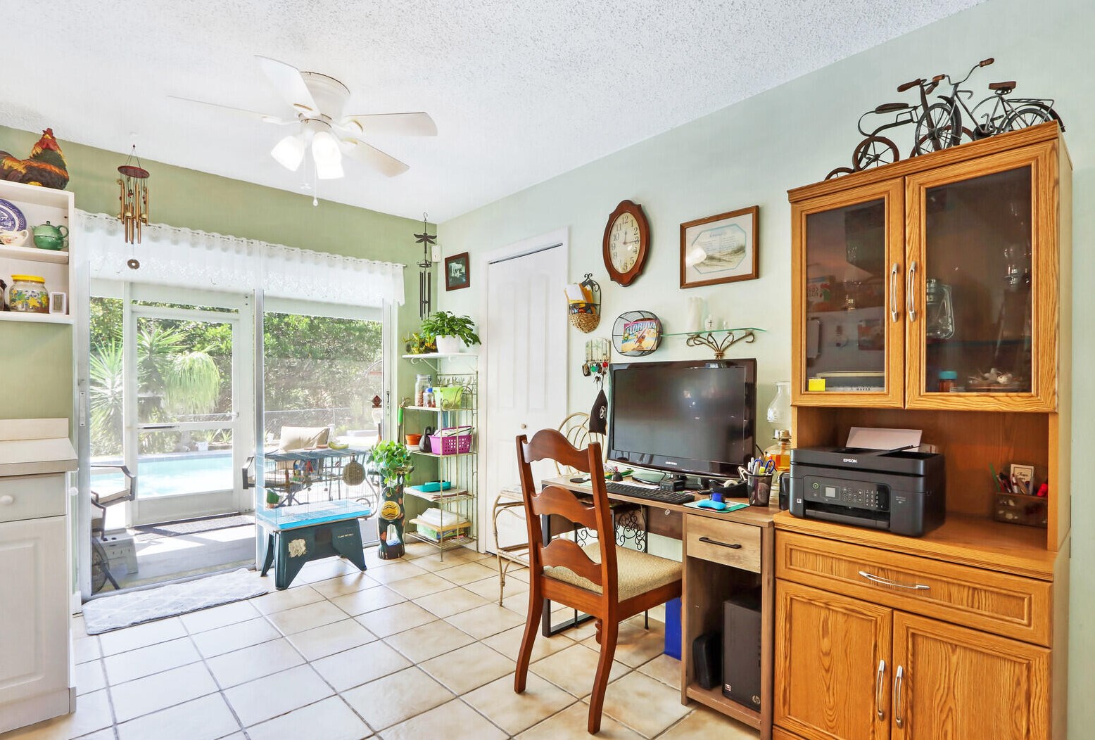 998 Mohican Blvd, Jupiter FL exterior