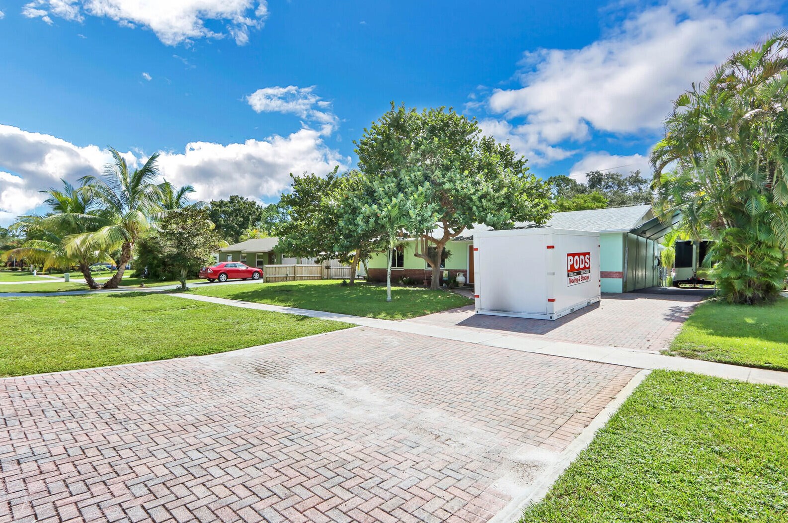 998 Mohican Blvd, Jupiter FL exterior