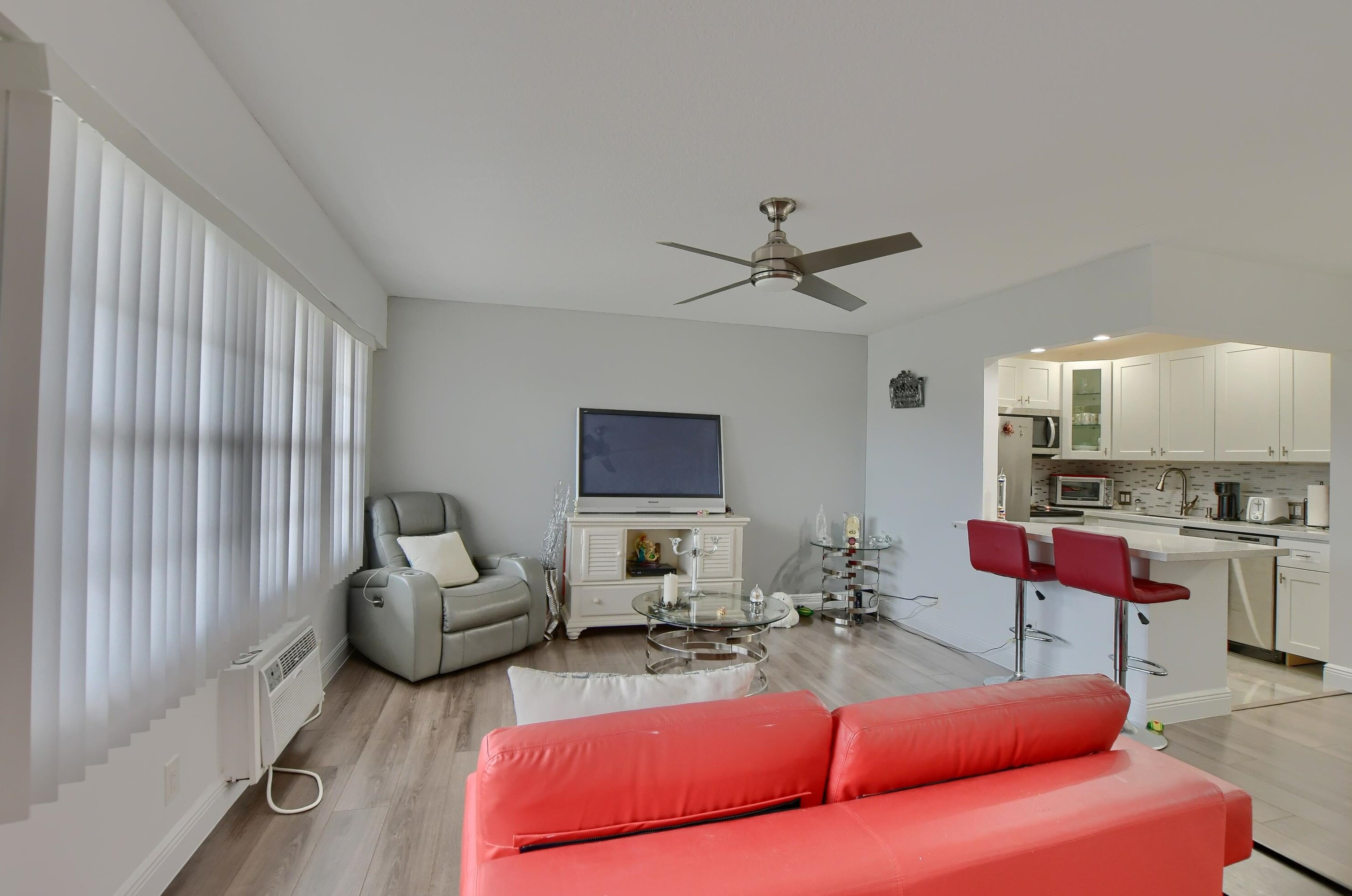 409 Brighton J, Boca Raton FL  33434-4811 exterior